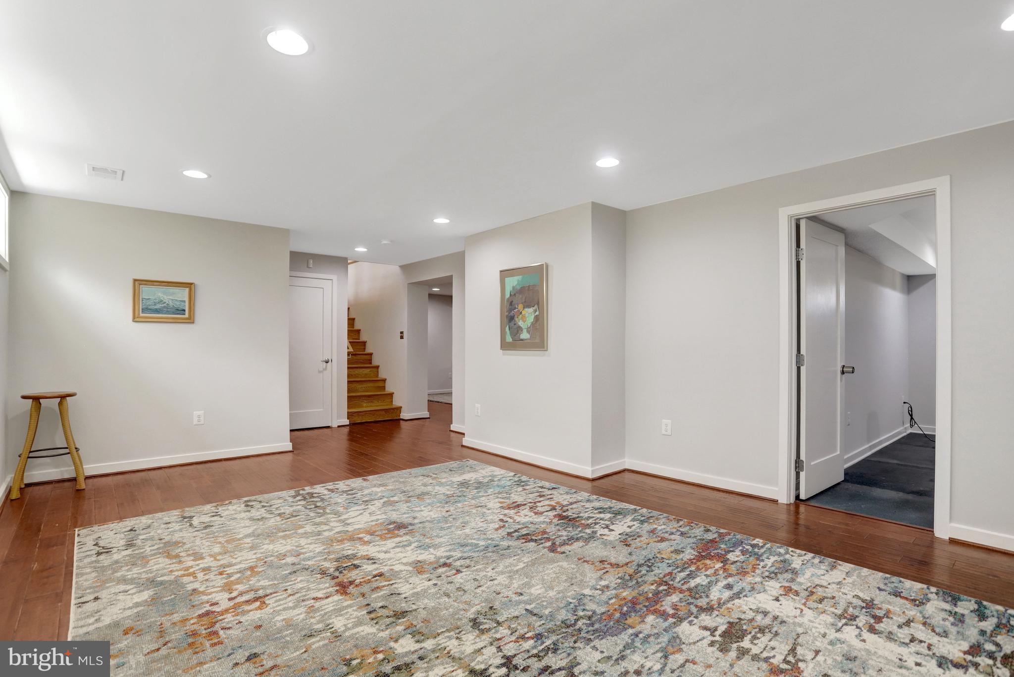 GOLF CLUB MANOR - Residential