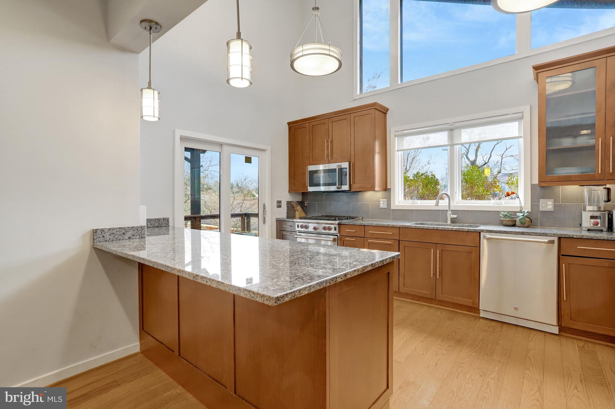 GOLF CLUB MANOR - Residential