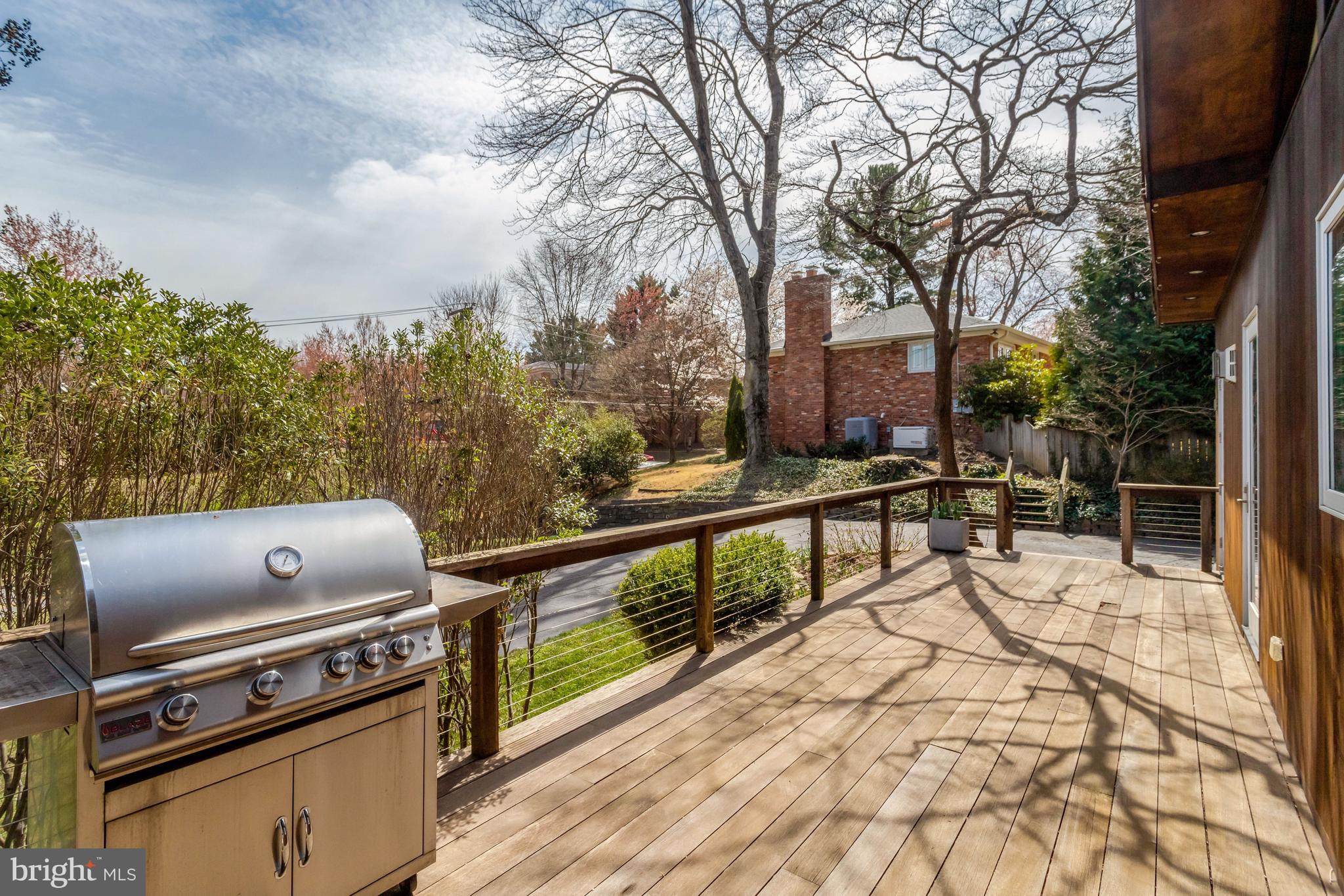 GOLF CLUB MANOR - Residential