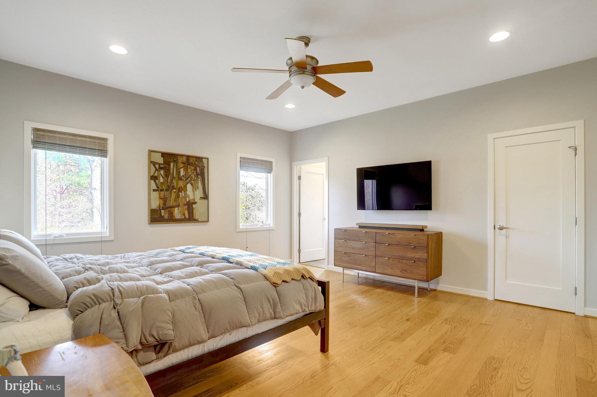 GOLF CLUB MANOR - Residential