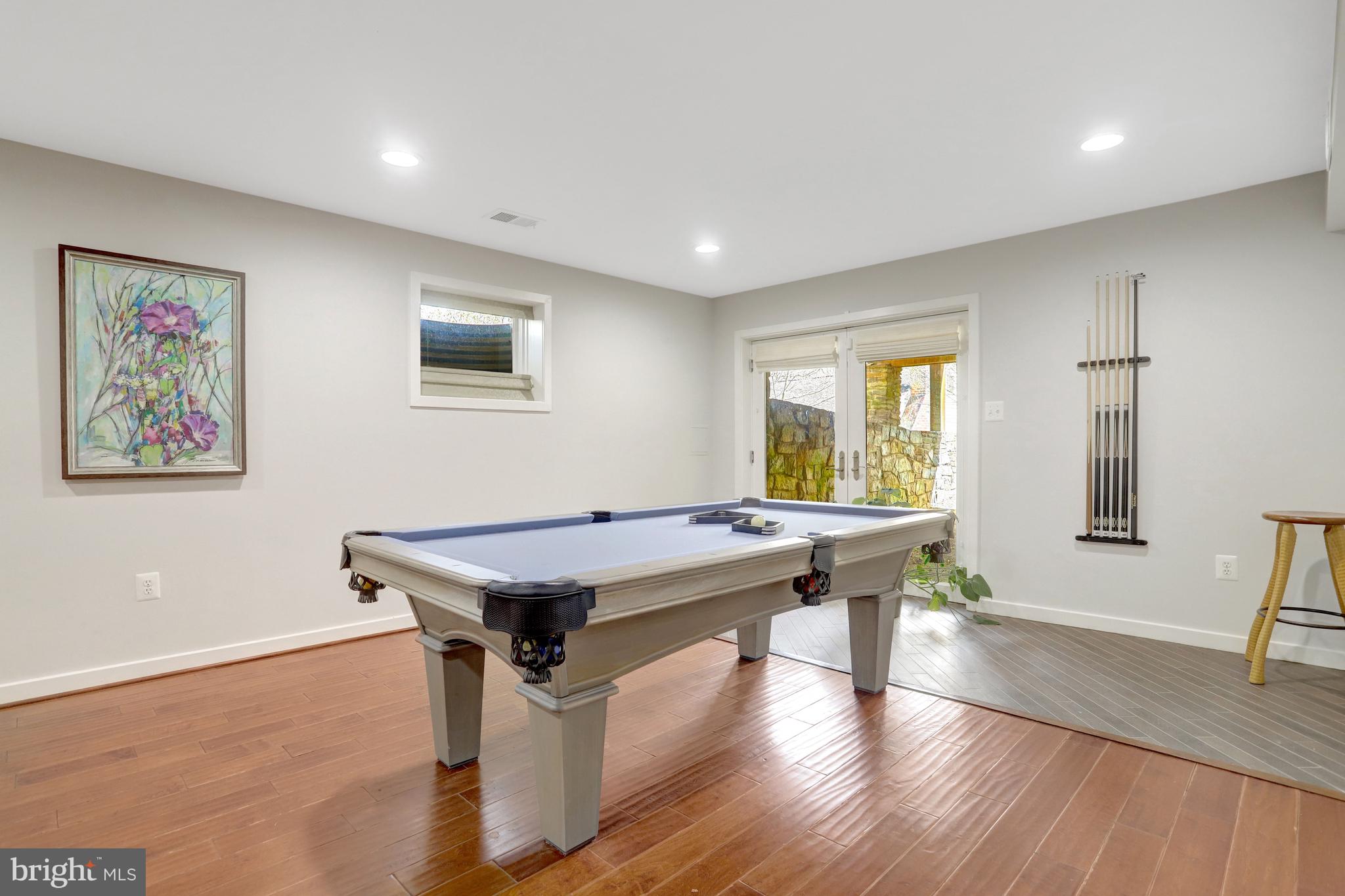 GOLF CLUB MANOR - Residential