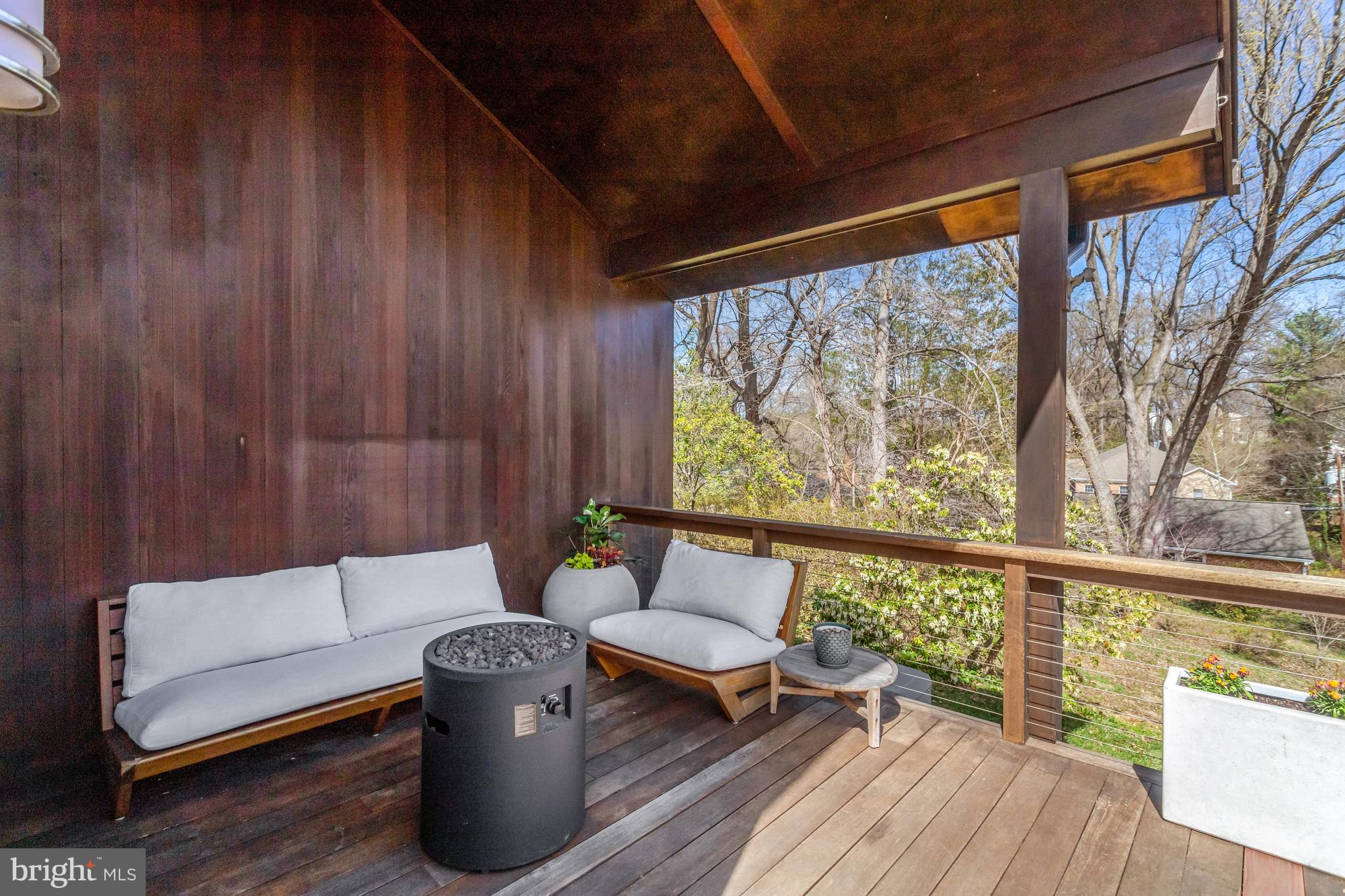 GOLF CLUB MANOR - Residential