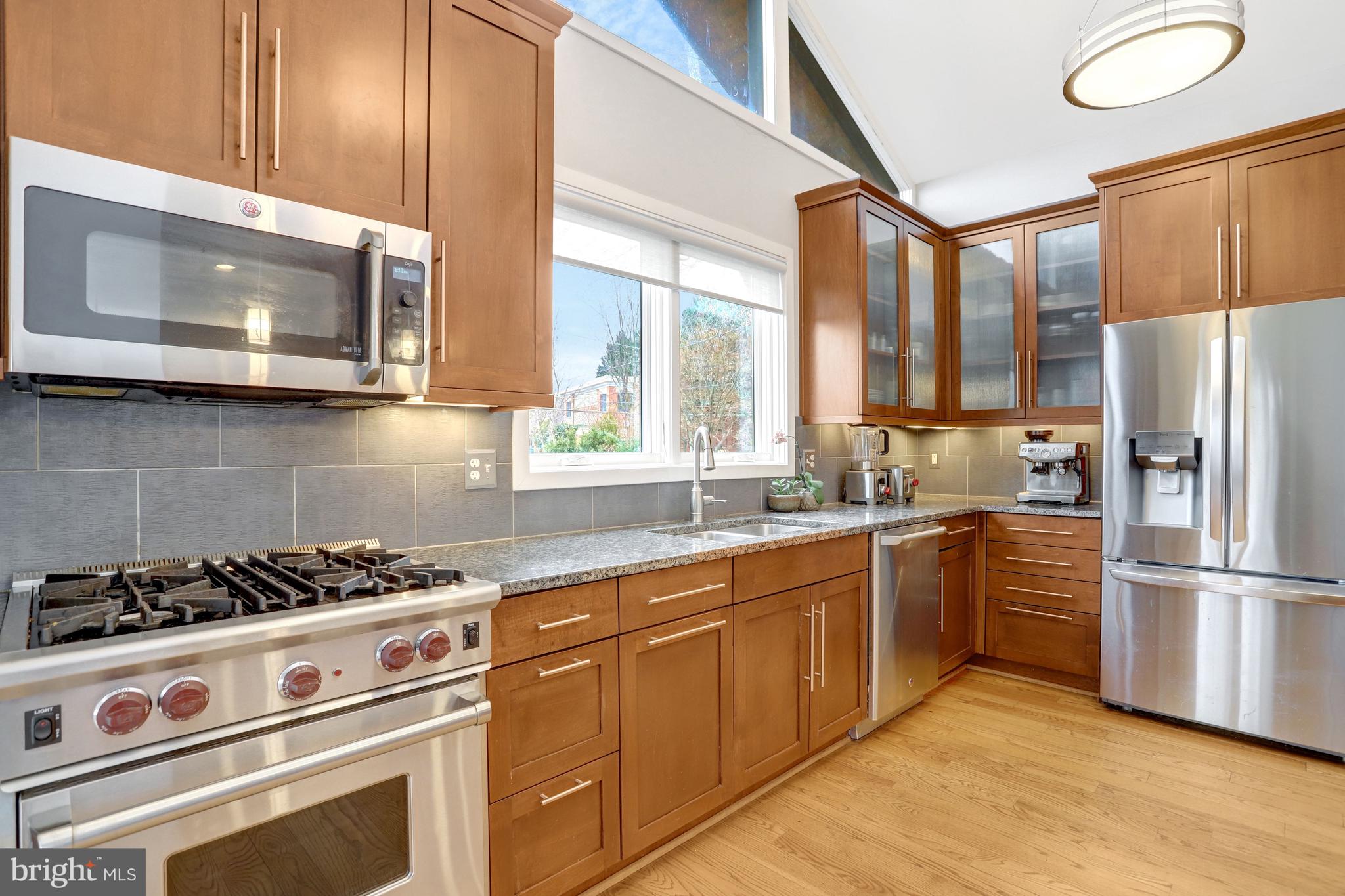 GOLF CLUB MANOR - Residential