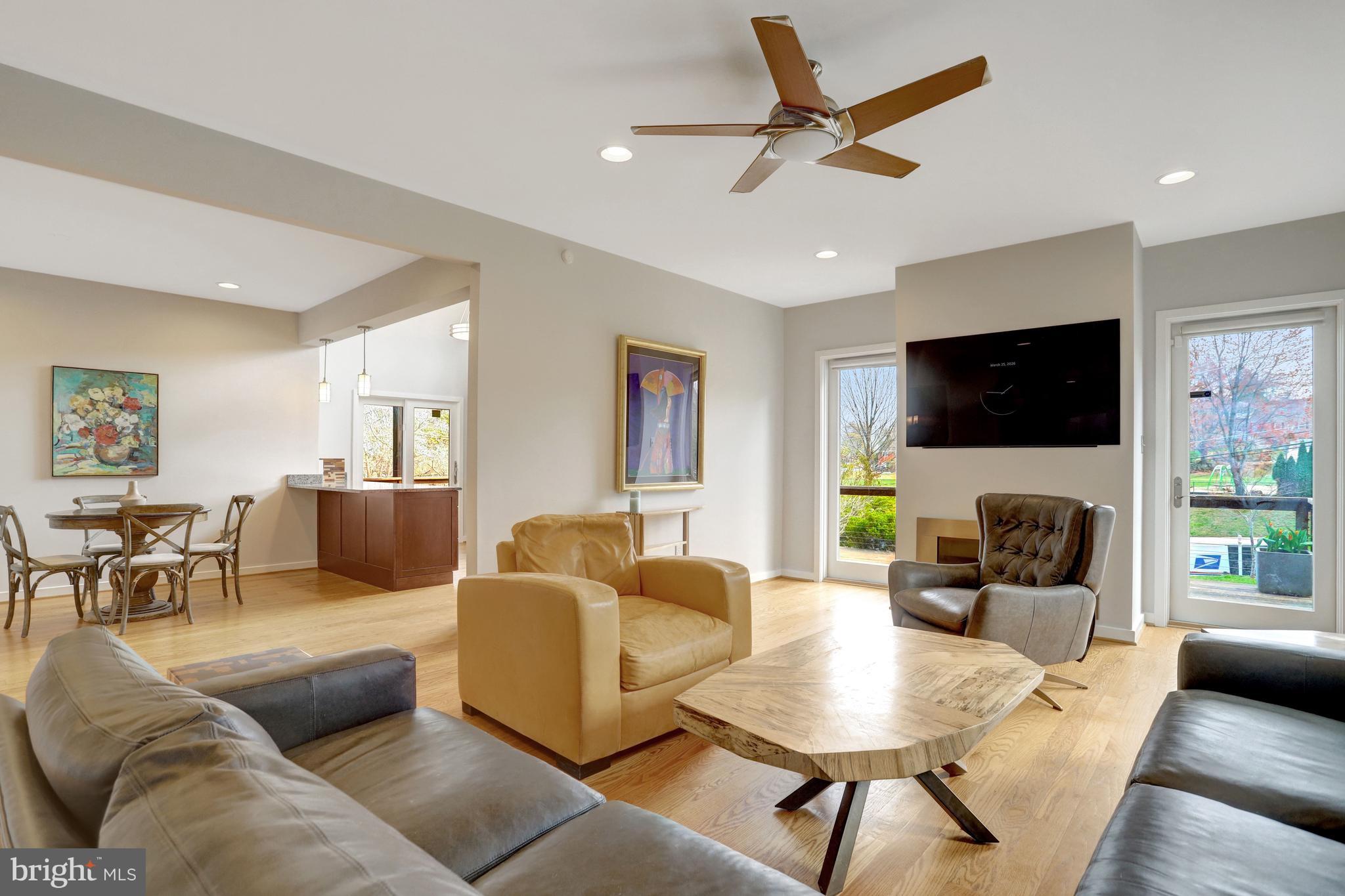 GOLF CLUB MANOR - Residential