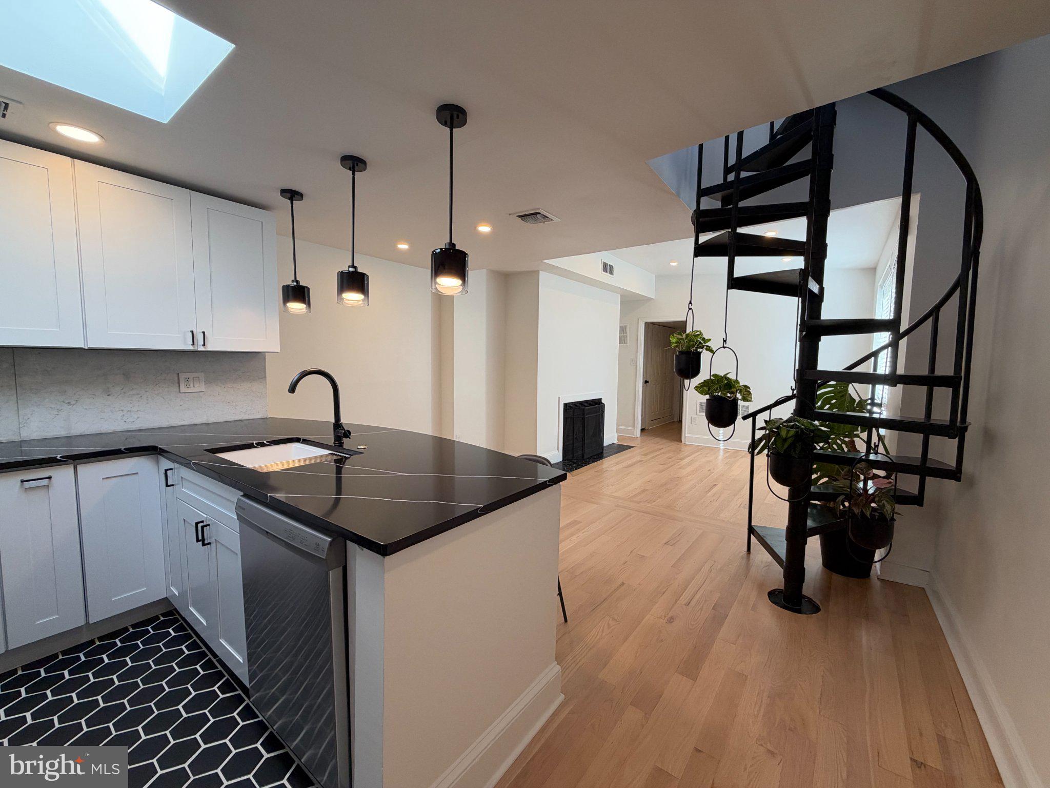 1503 GREEN STREET 7