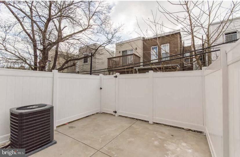 POINT BREEZE - Residential