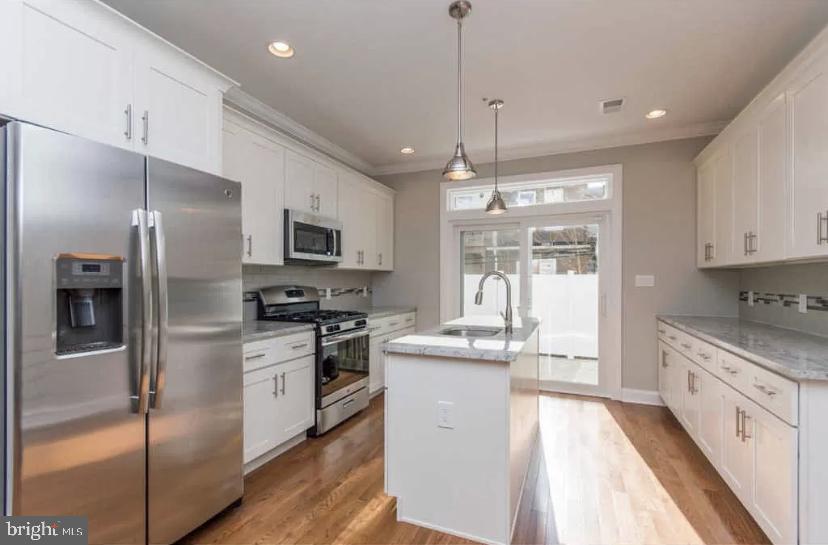 POINT BREEZE - Residential