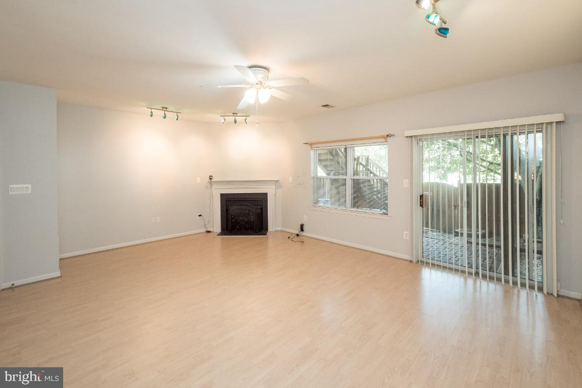 ISLAND CREEK - Residential Lease