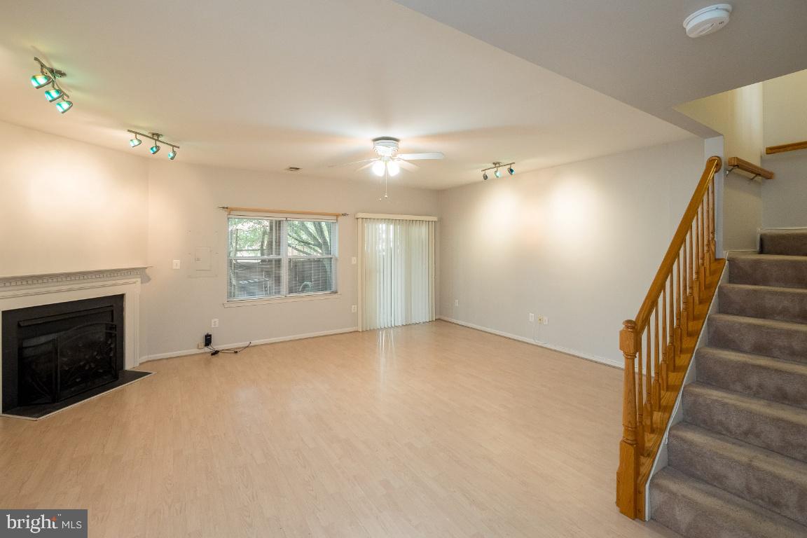 ISLAND CREEK - Residential Lease