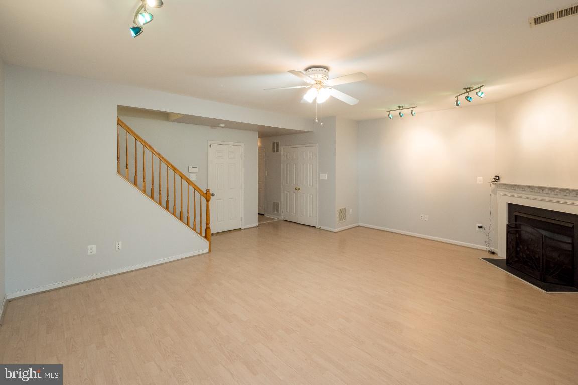 ISLAND CREEK - Residential Lease