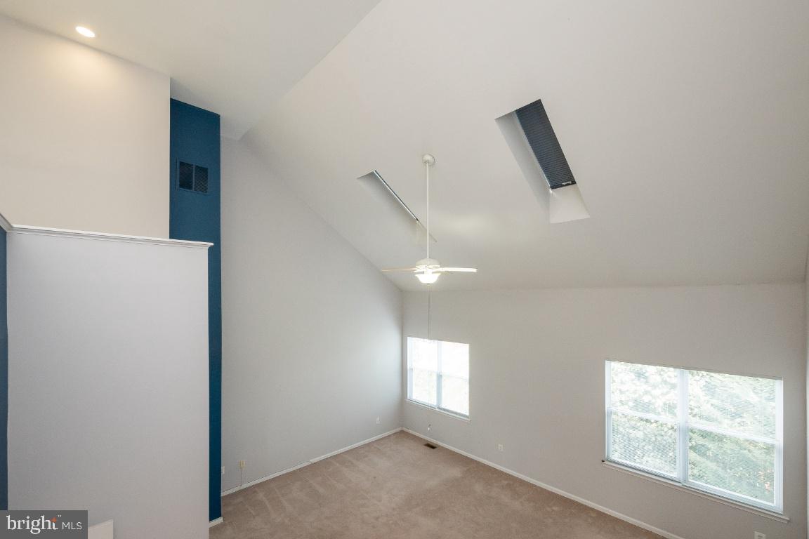 ISLAND CREEK - Residential Lease