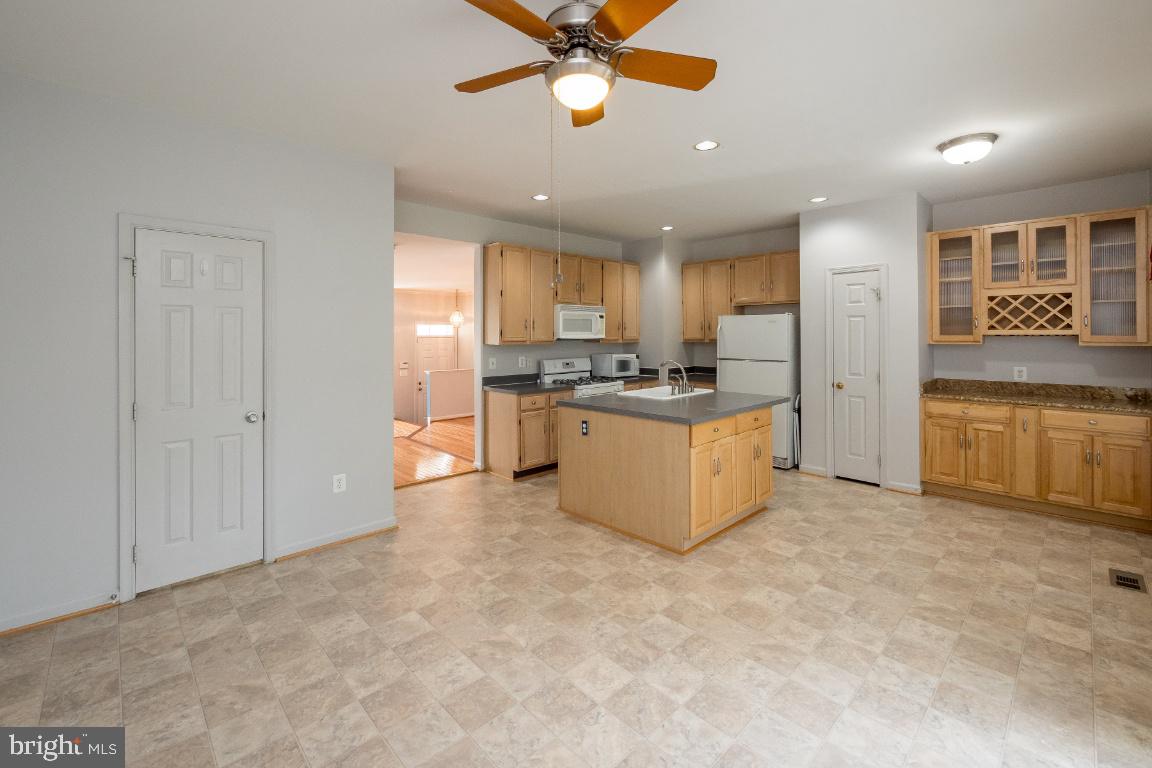 ISLAND CREEK - Residential Lease