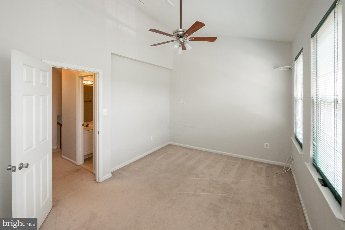 ISLAND CREEK - Residential Lease