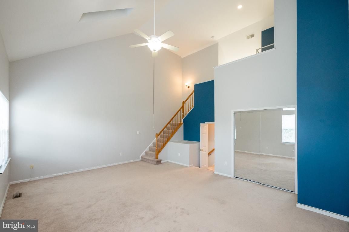 ISLAND CREEK - Residential Lease