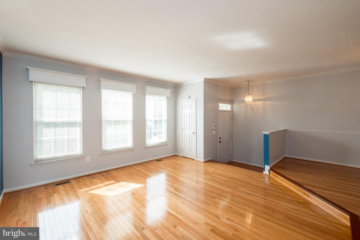 ISLAND CREEK - Residential Lease