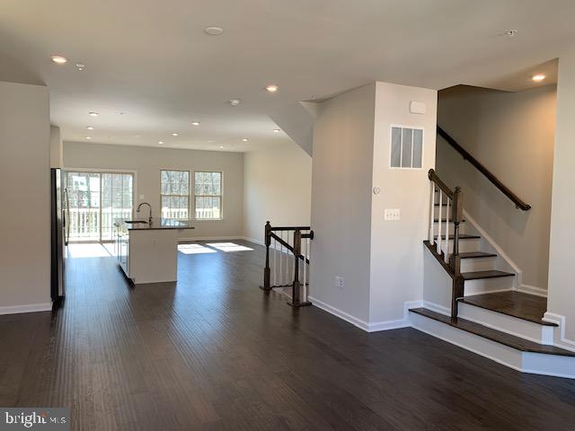 3201 LAUREL HILL ROAD