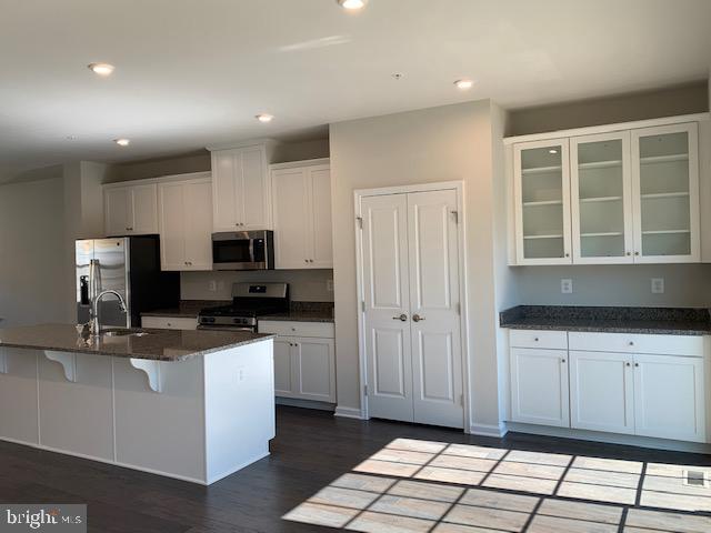 3201 LAUREL HILL ROAD