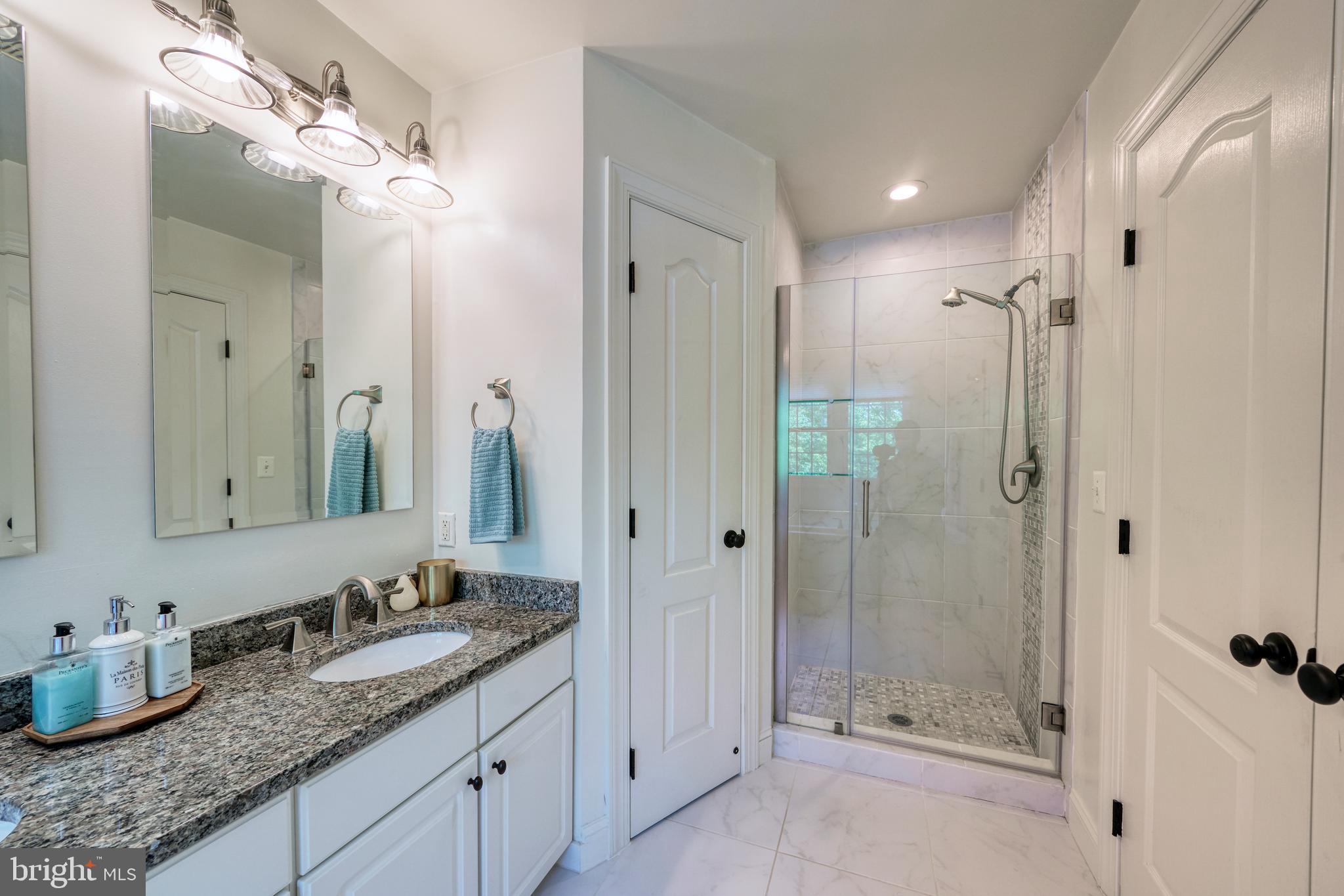 OAK MANOR - Residential