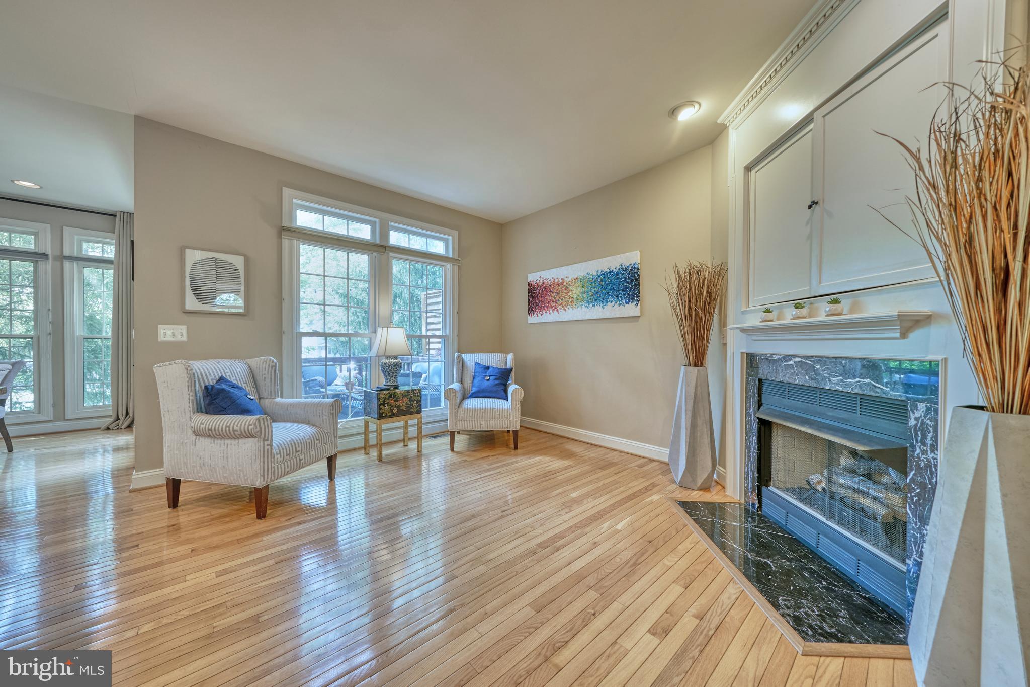 OAK MANOR - Residential