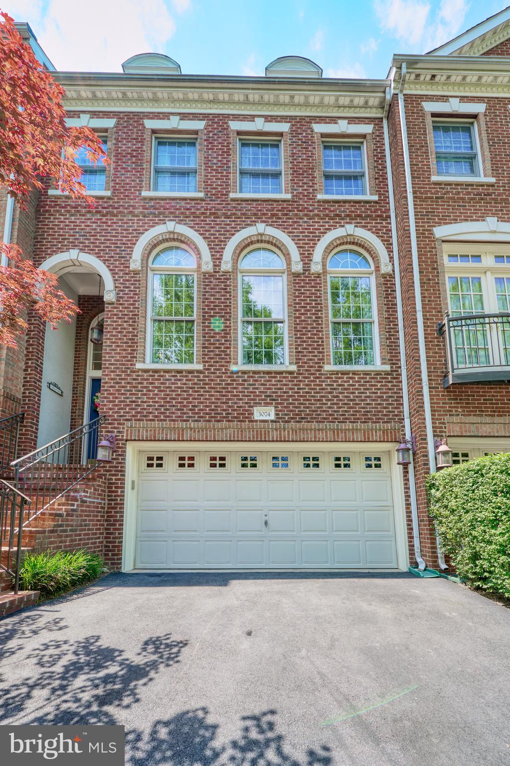 OAK MANOR - Residential