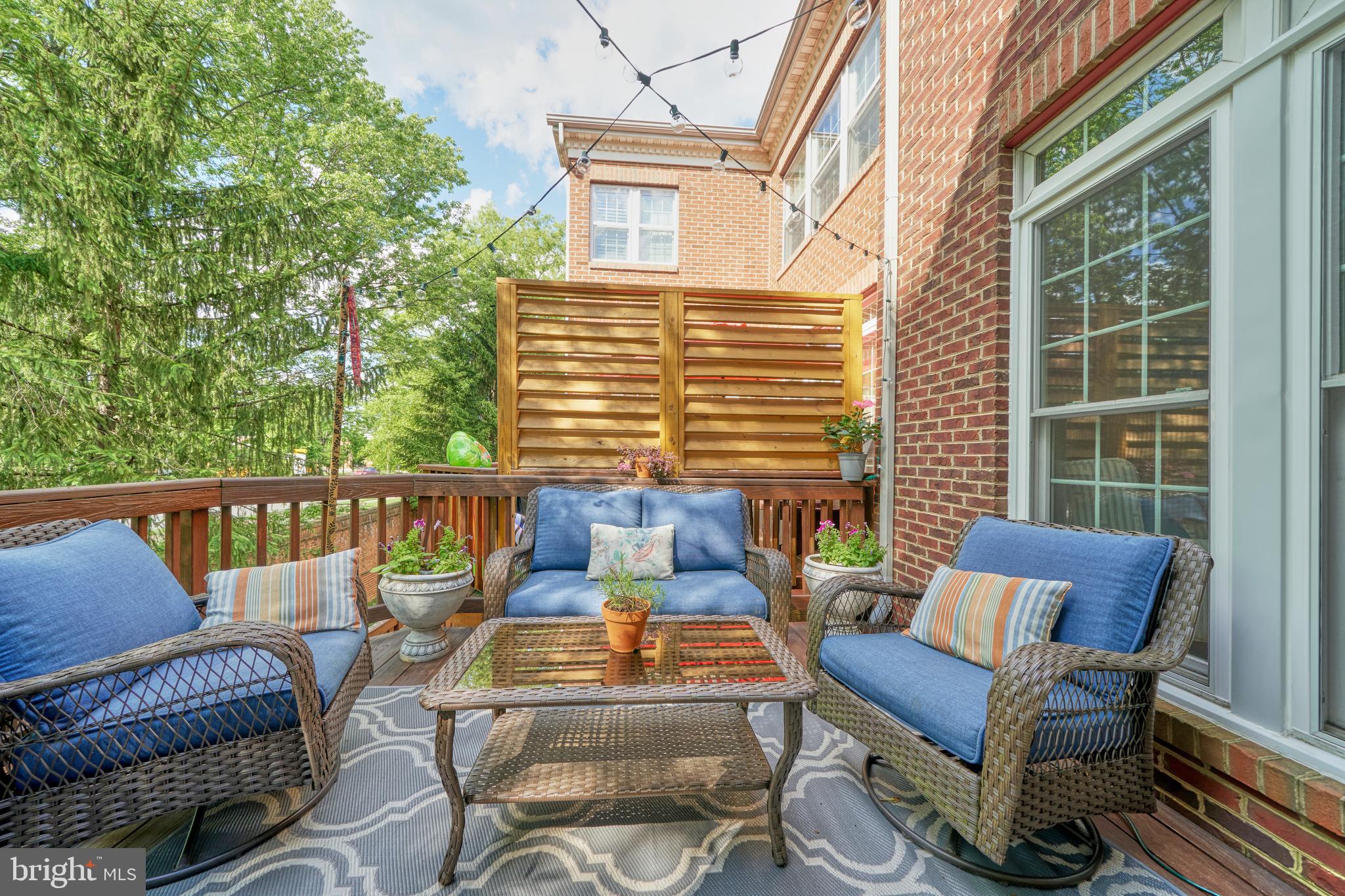 OAK MANOR - Residential