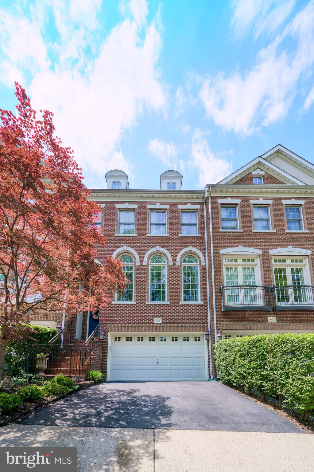 OAK MANOR - Residential