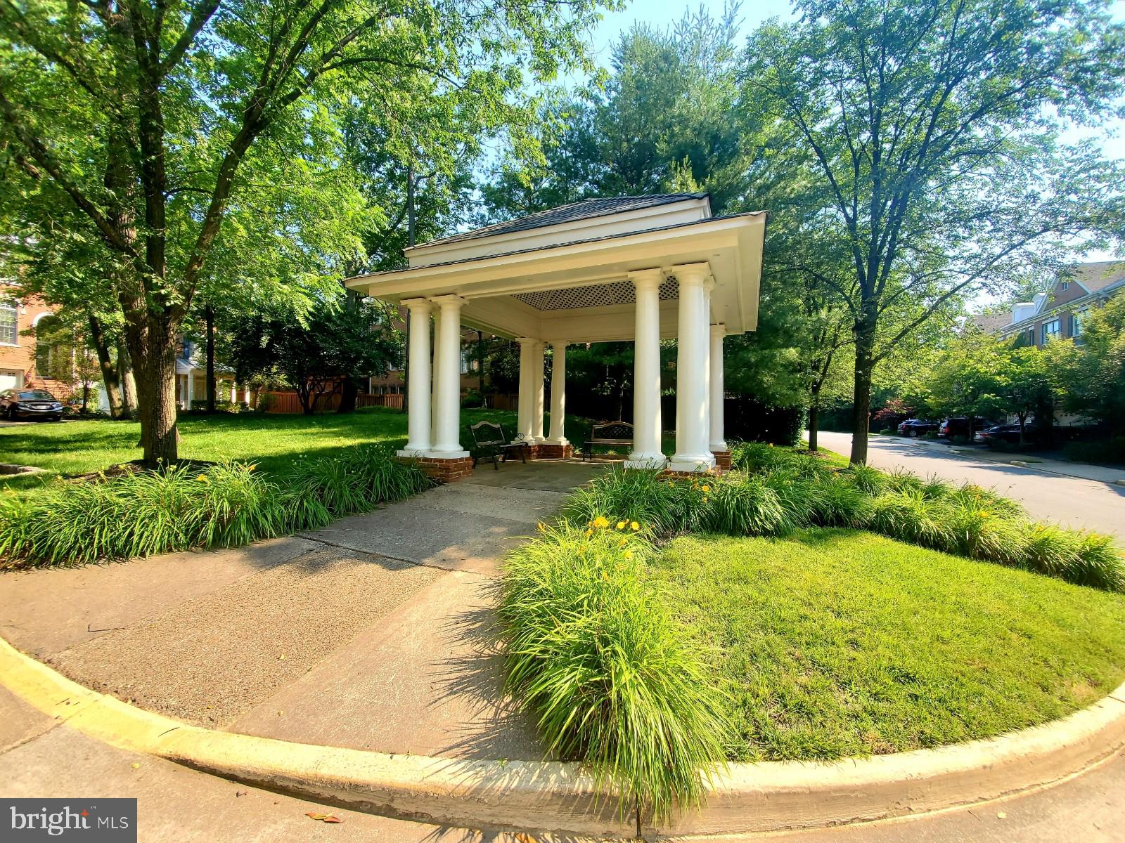 OAK MANOR - Residential