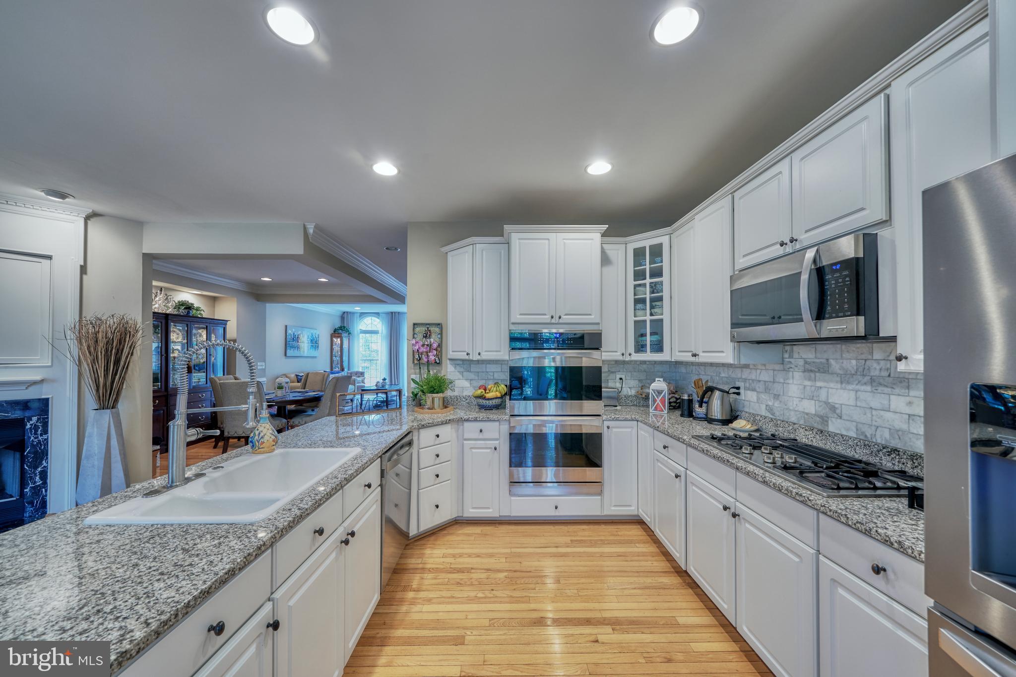 OAK MANOR - Residential