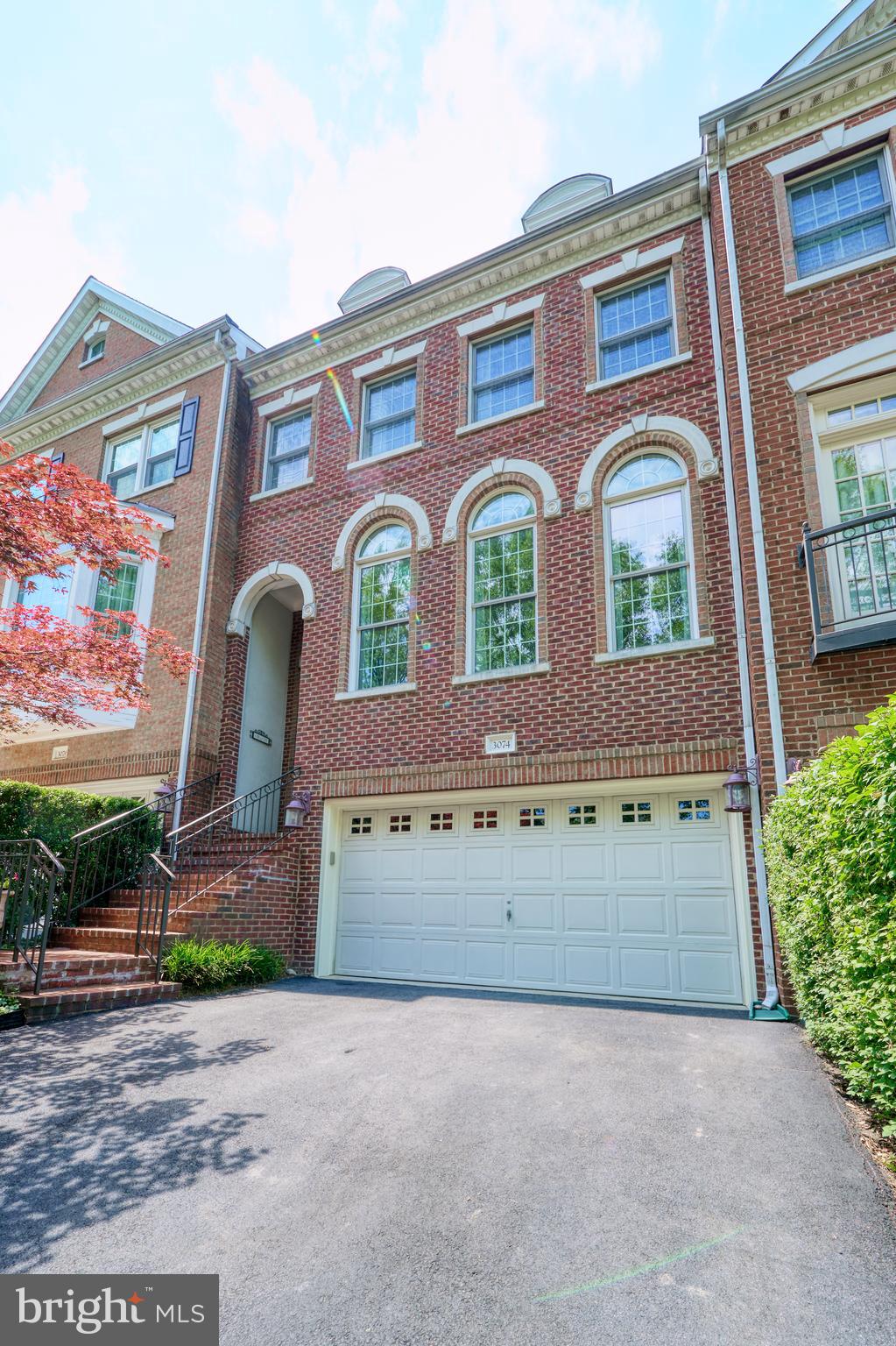 OAK MANOR - Residential