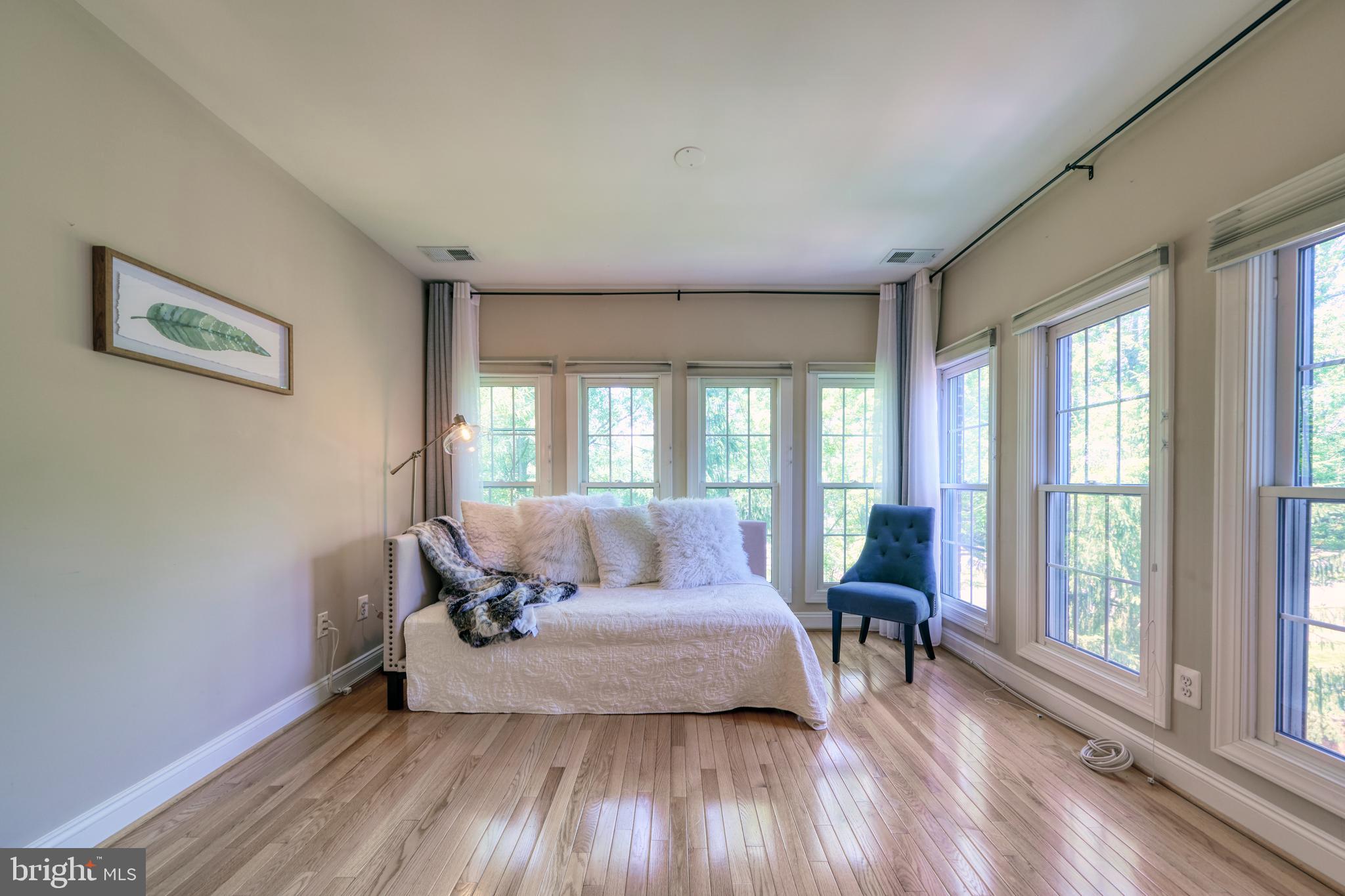 OAK MANOR - Residential