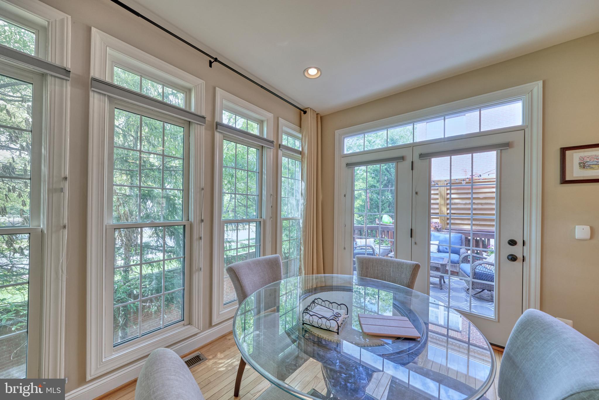 OAK MANOR - Residential