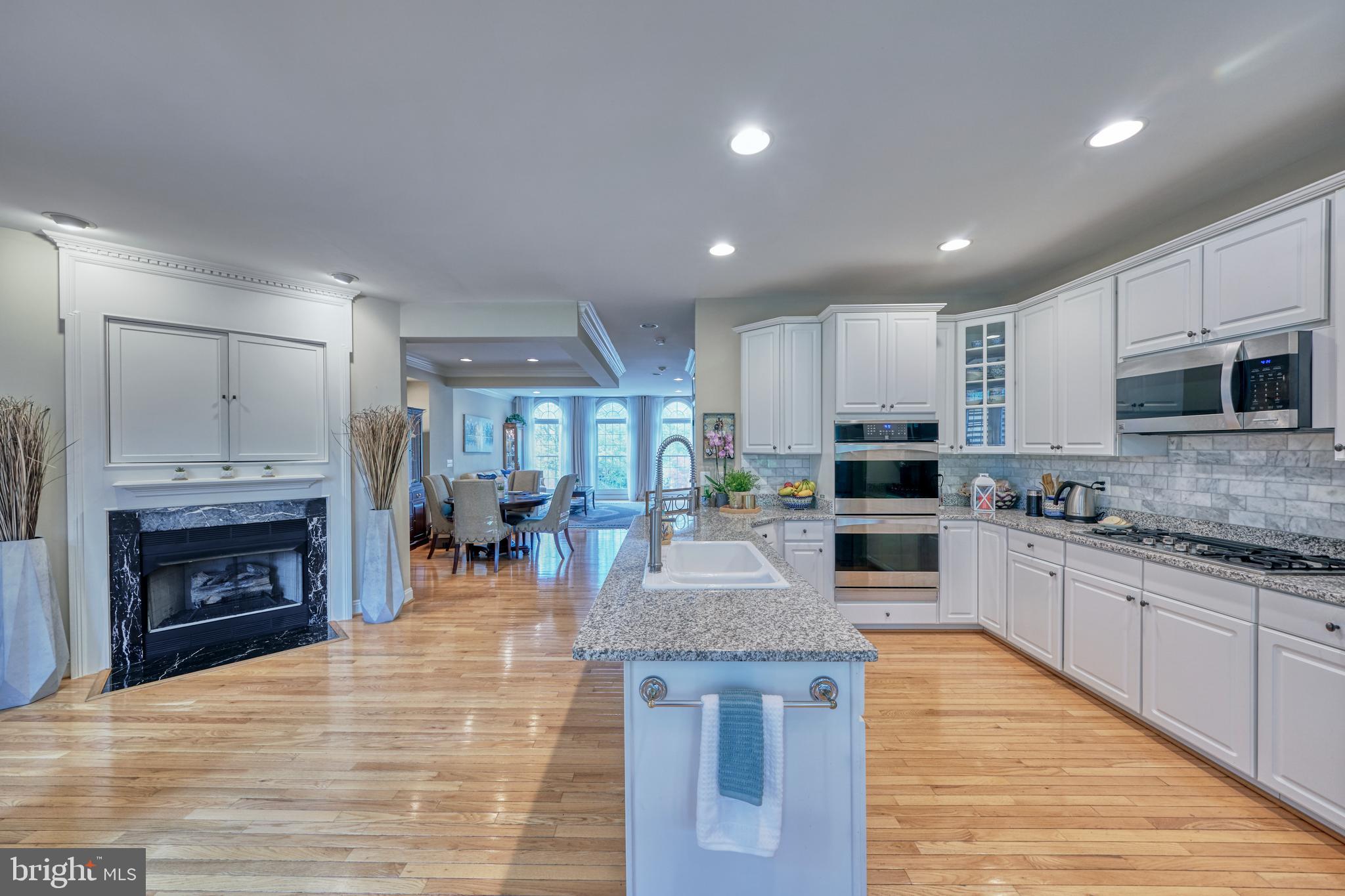 OAK MANOR - Residential