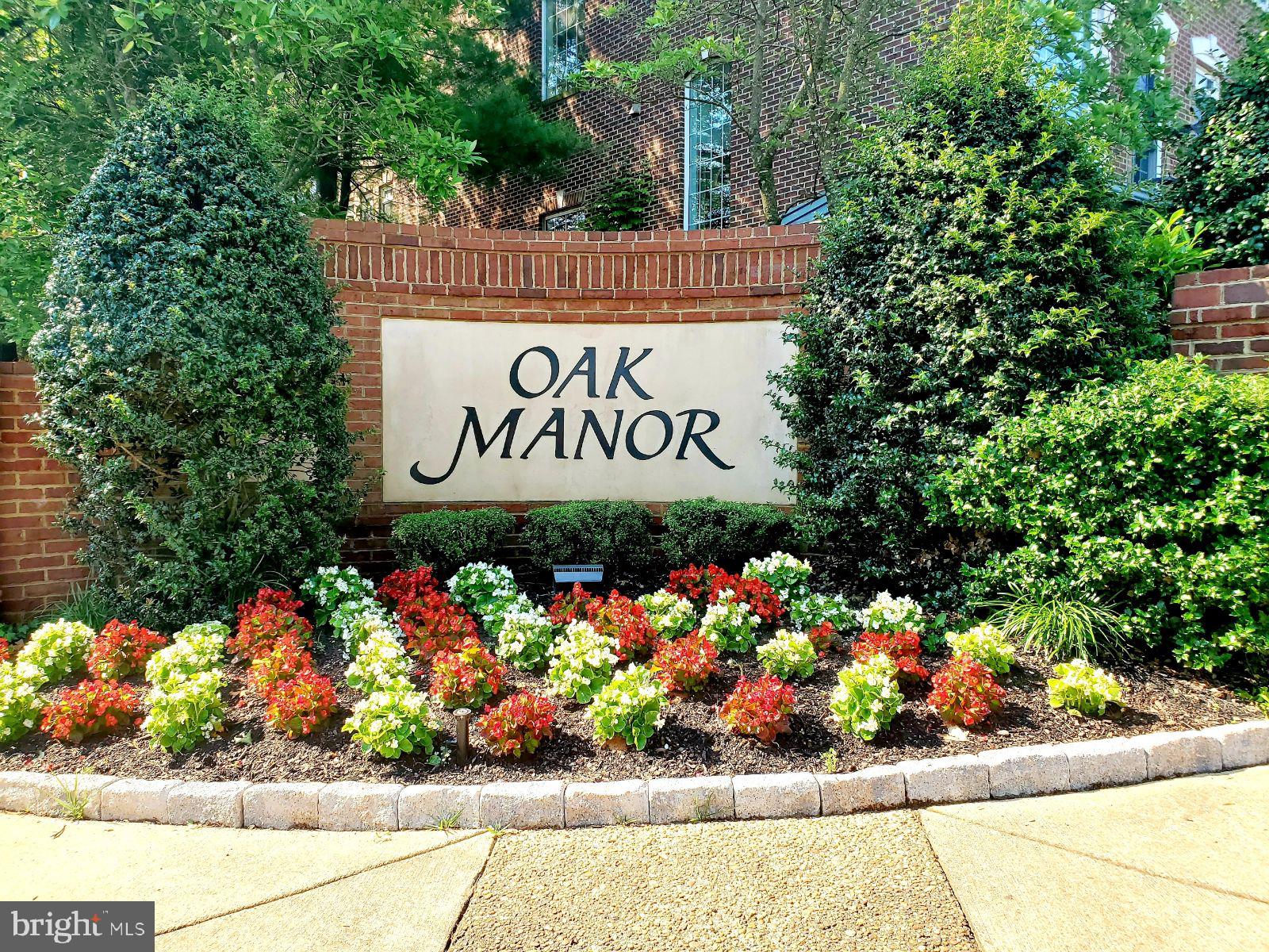 OAK MANOR - Residential