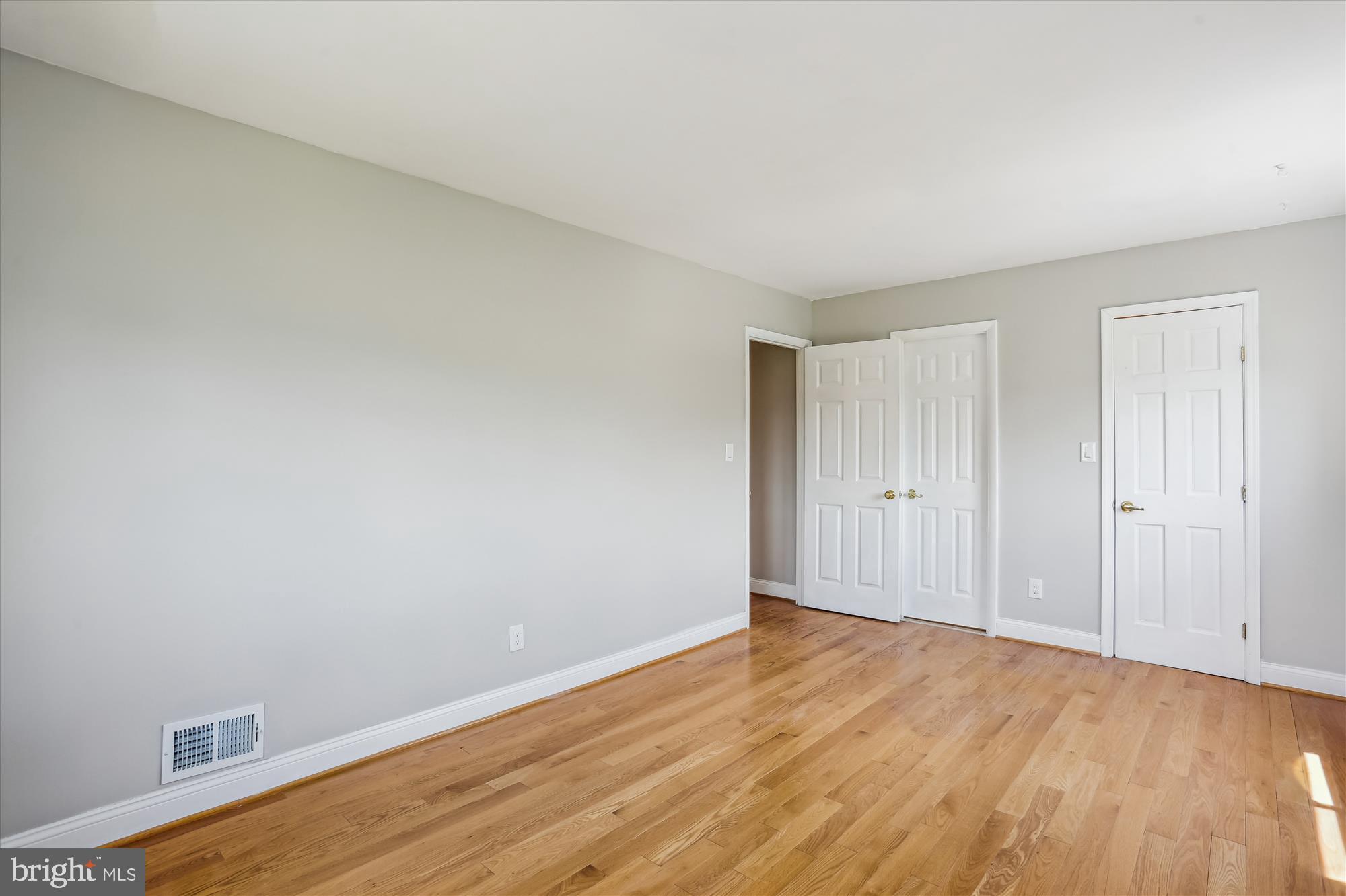 POOLESVILLE - Residential