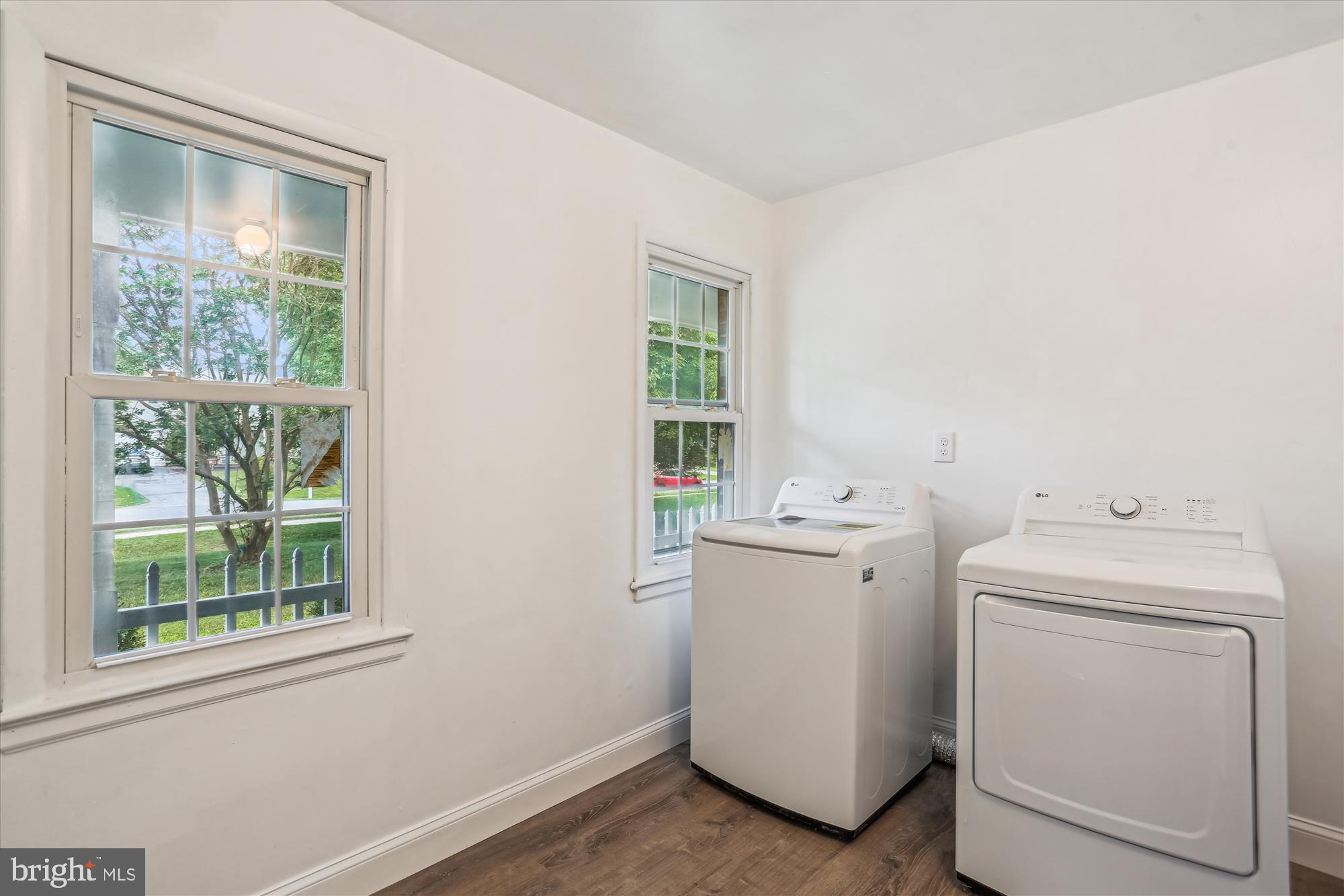 POOLESVILLE - Residential