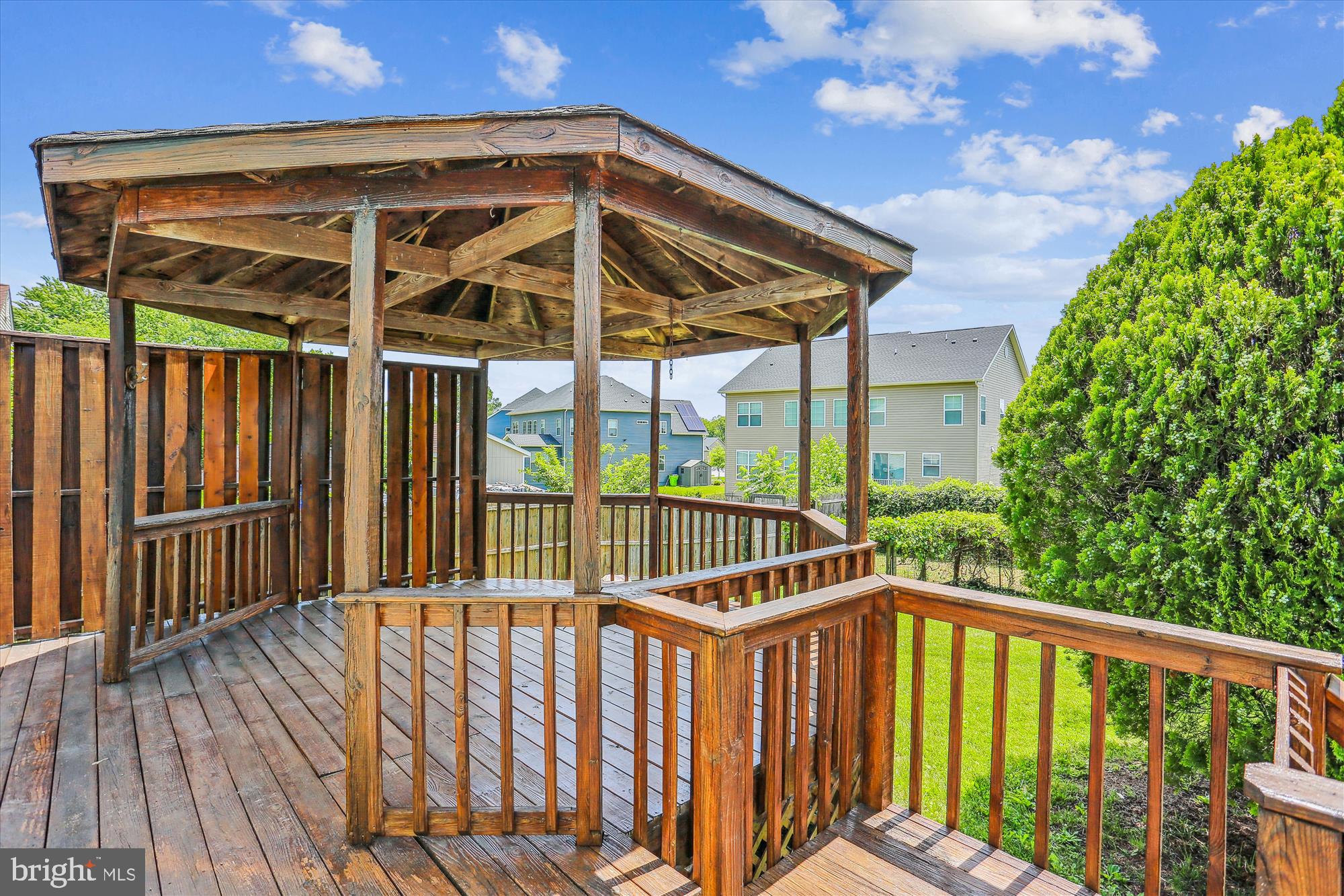 POOLESVILLE - Residential