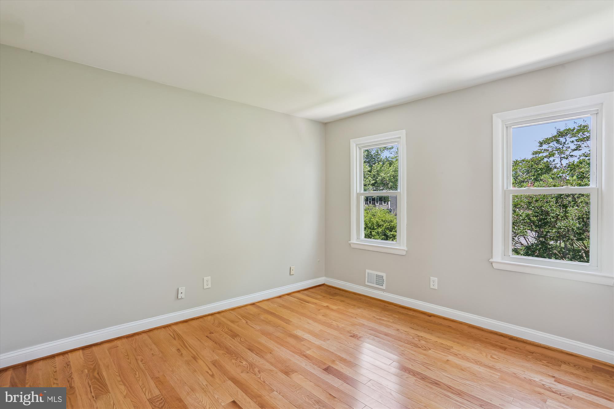 POOLESVILLE - Residential