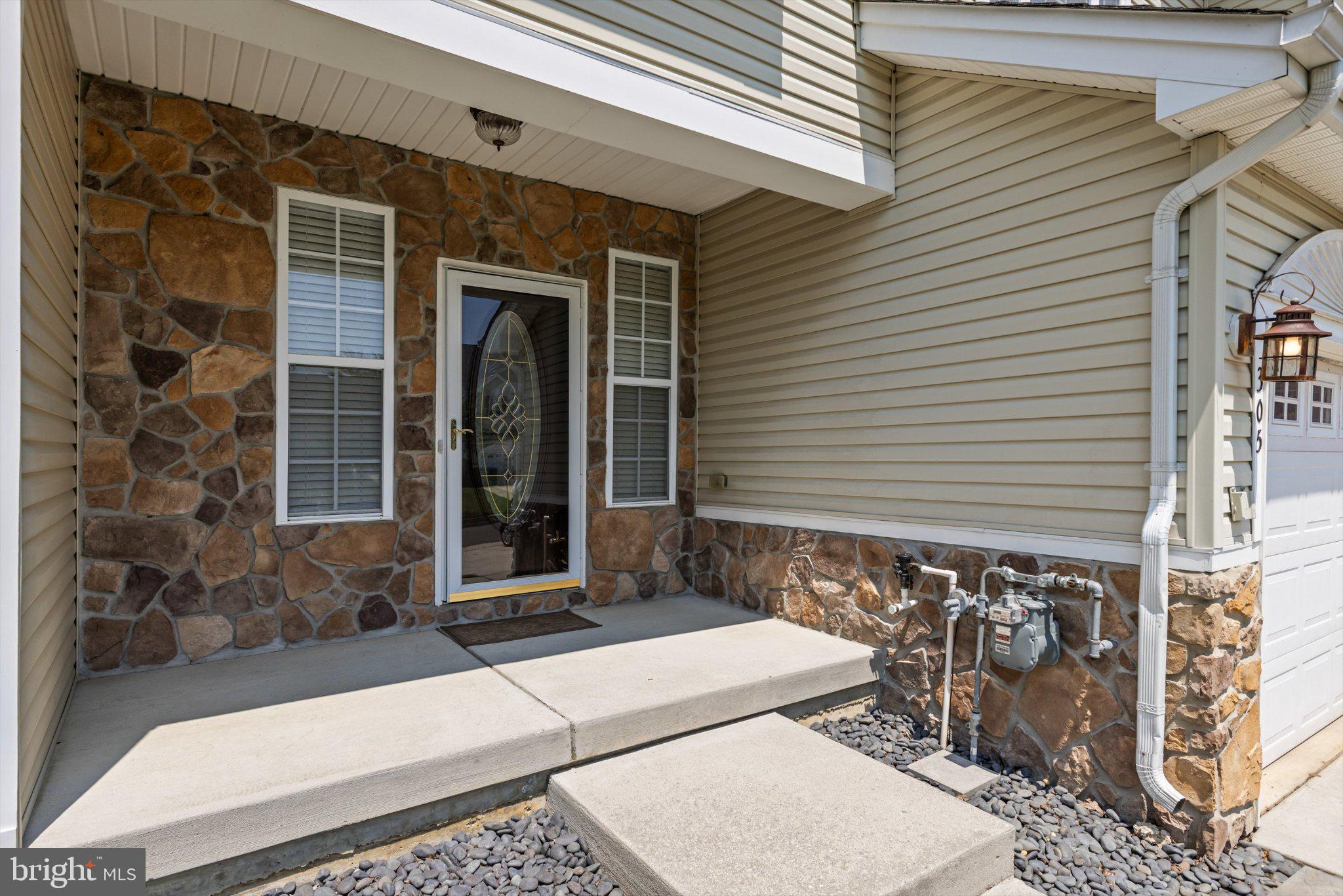 305 KESWICK DRIVE 305