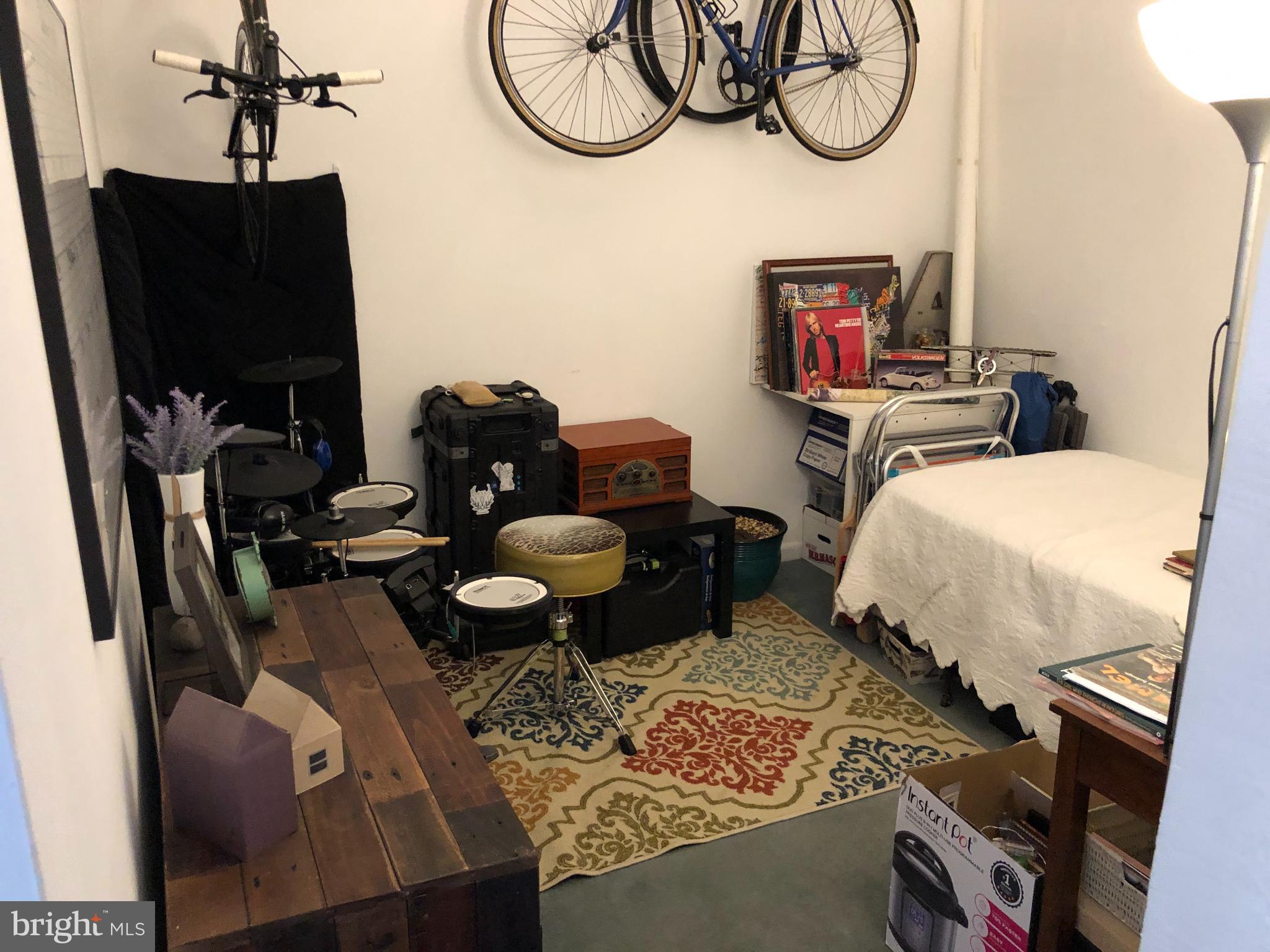 ART MUSEUM AREA - Residential Income