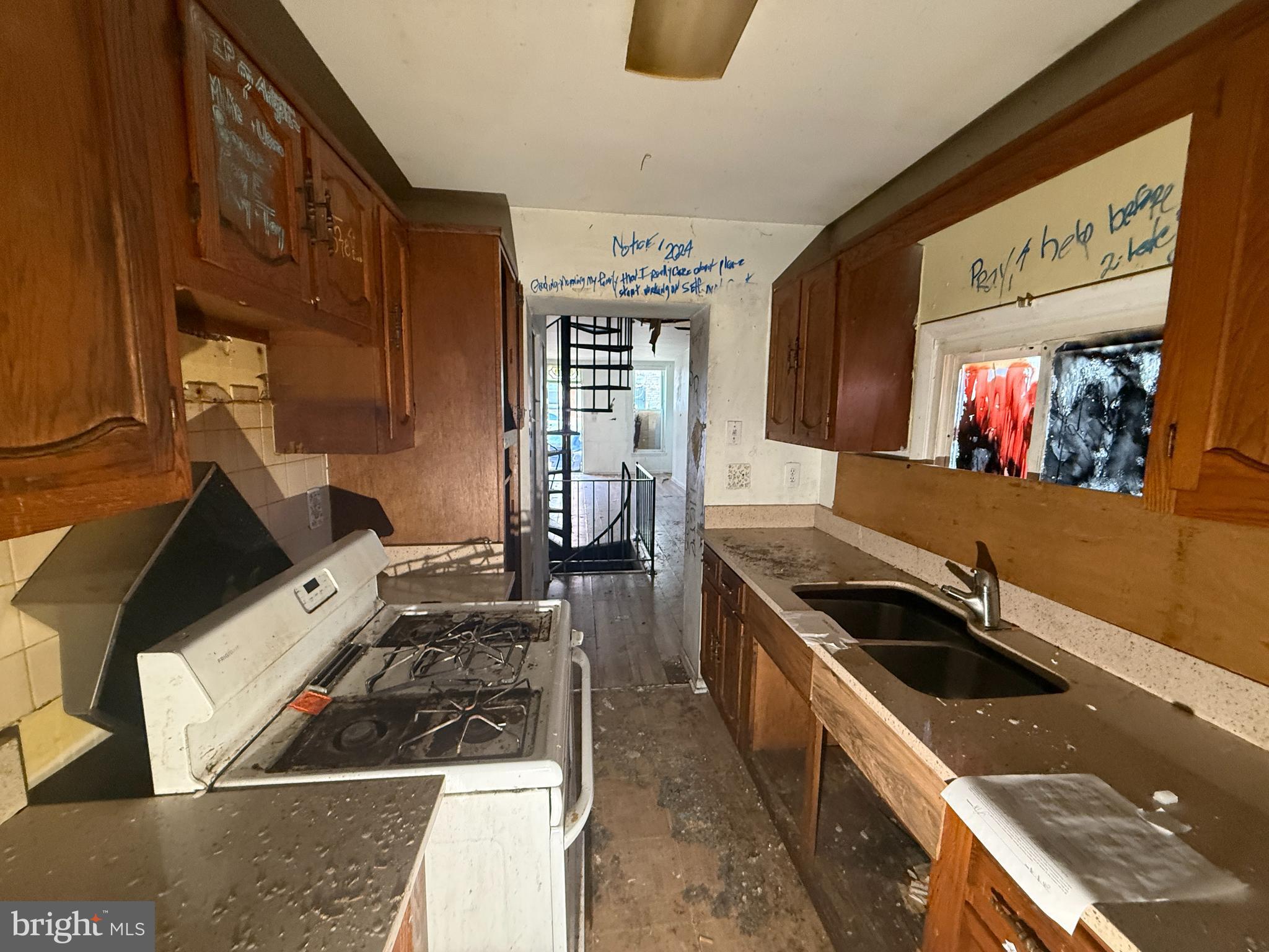 219 N MONTFORD AVENUE