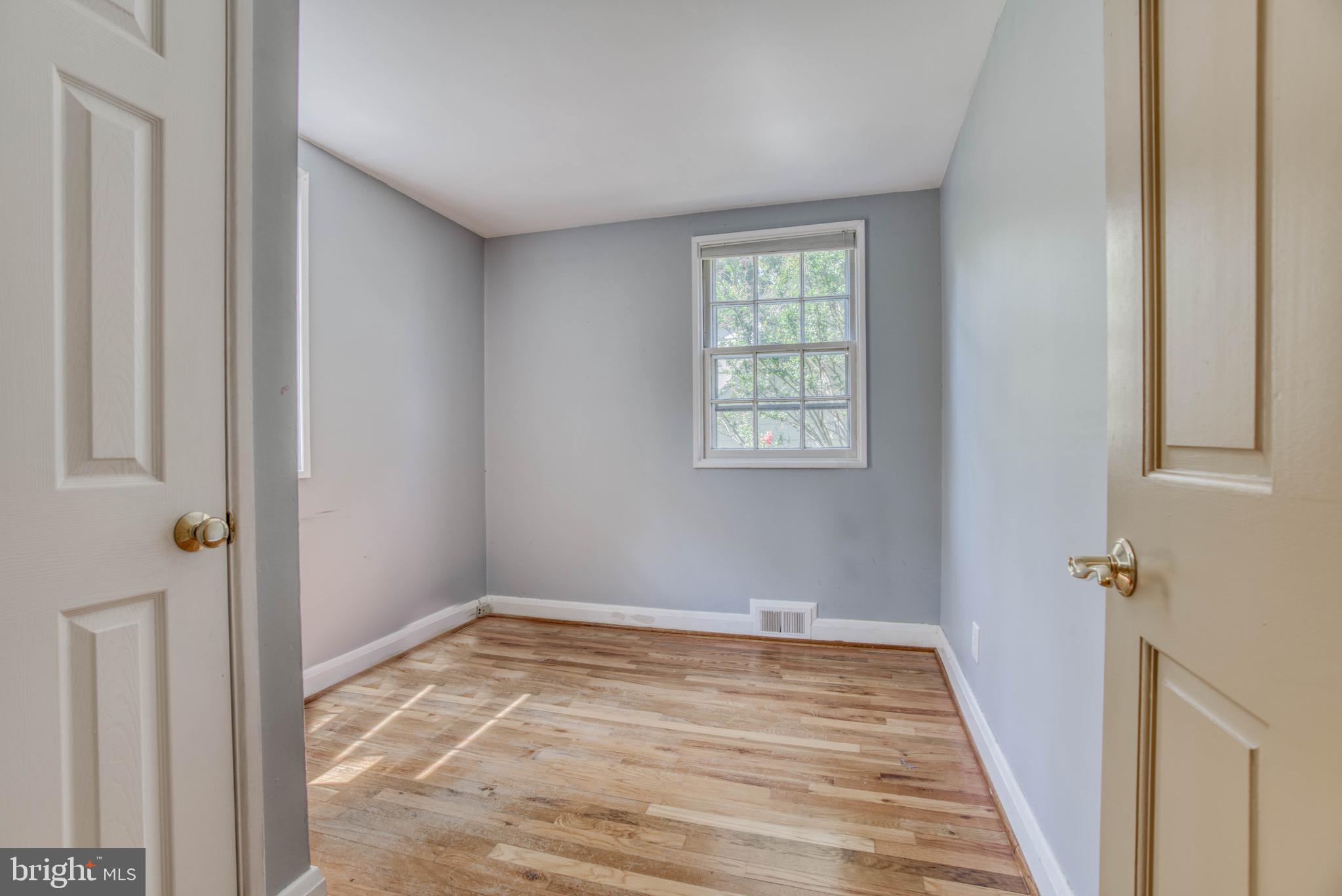 OLD HOMELAND - Residential Lease