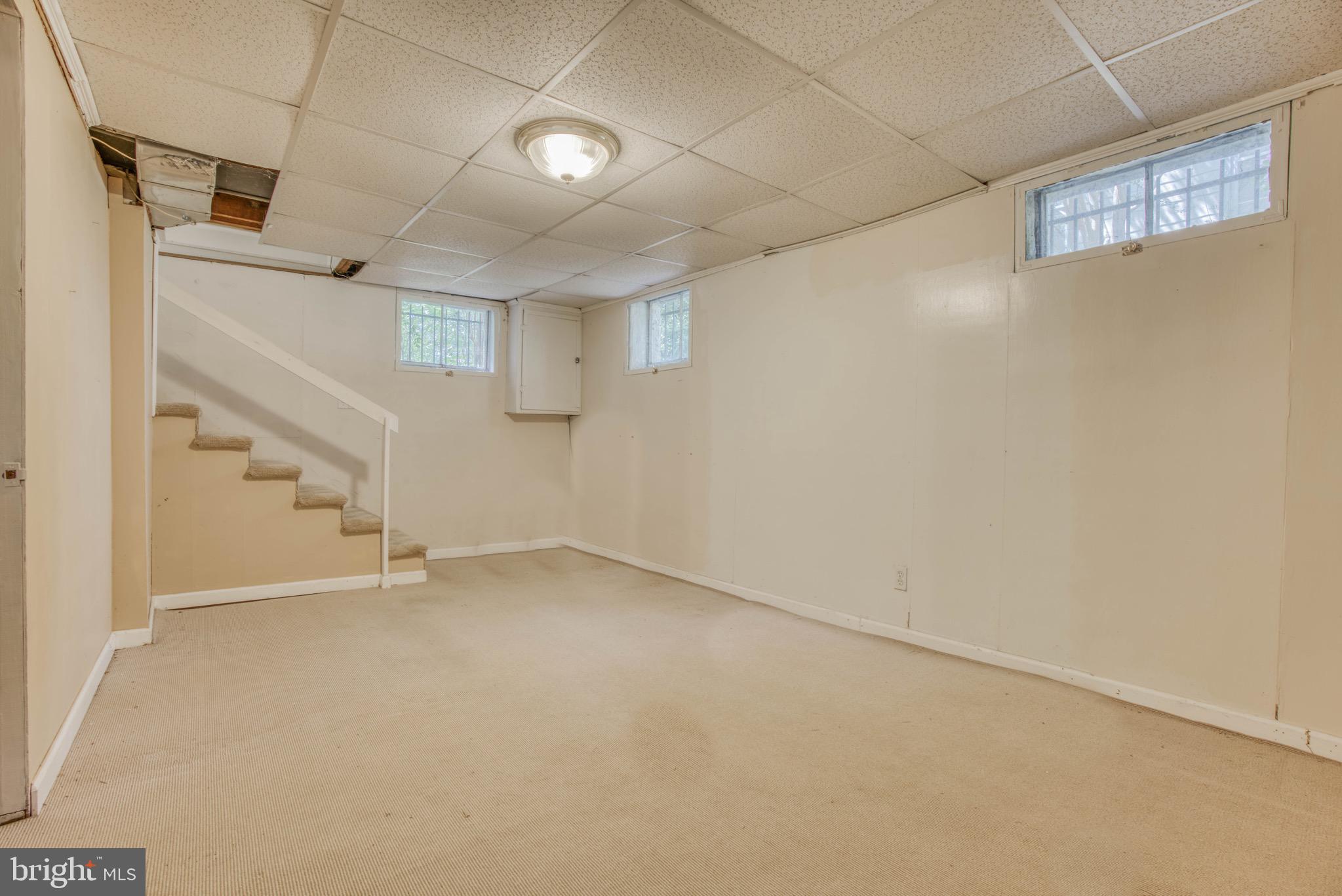 OLD HOMELAND - Residential Lease