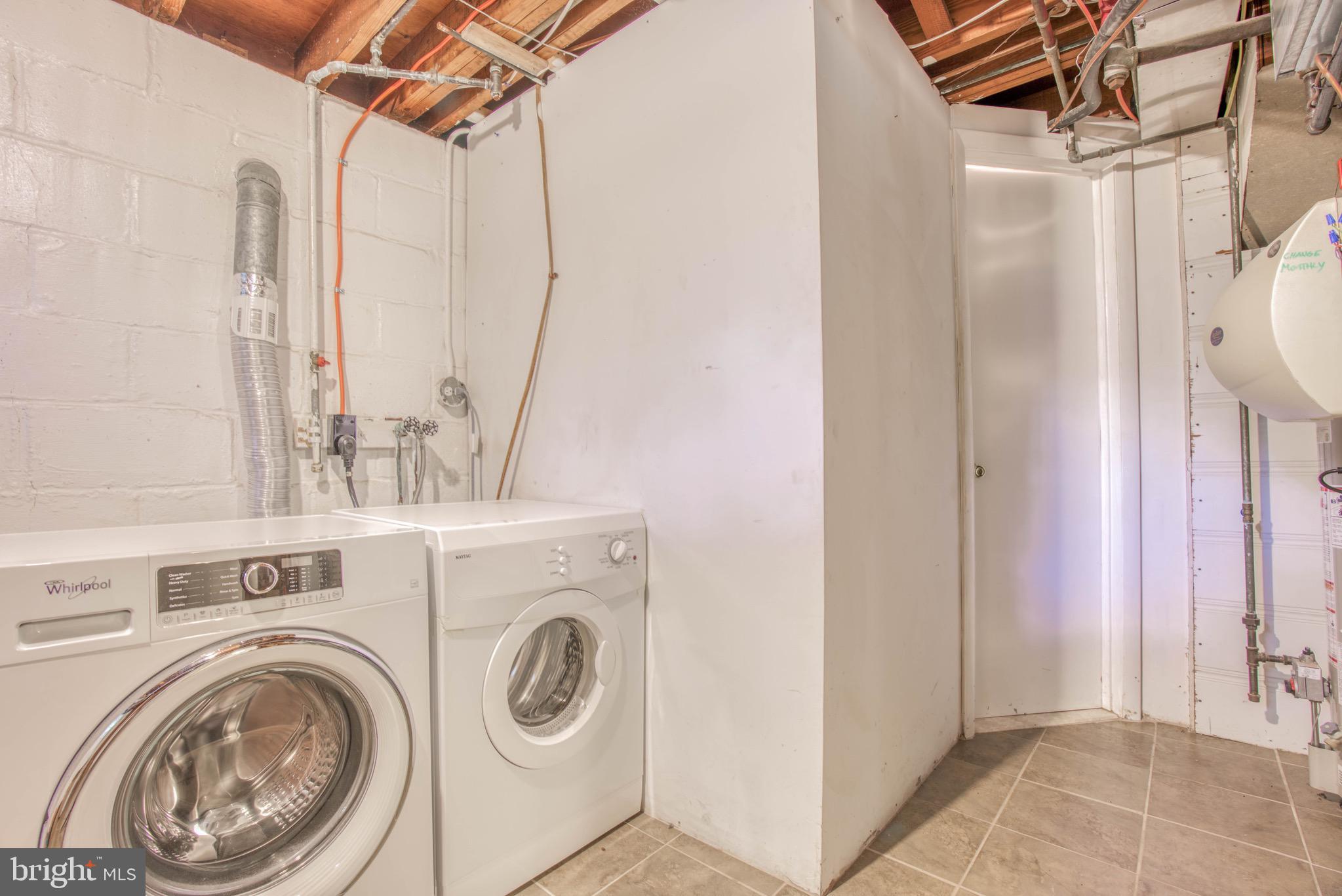 OLD HOMELAND - Residential Lease