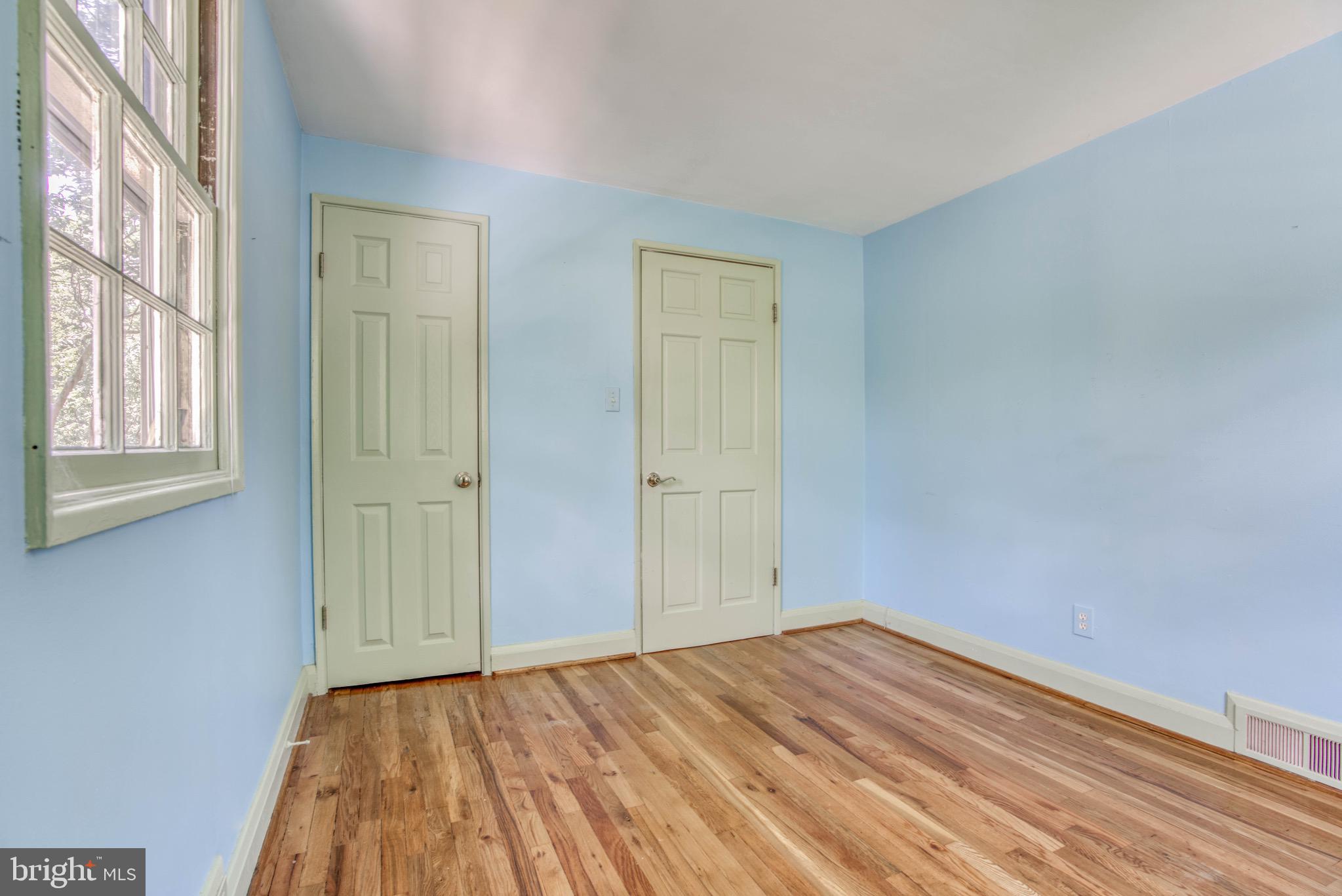 OLD HOMELAND - Residential Lease