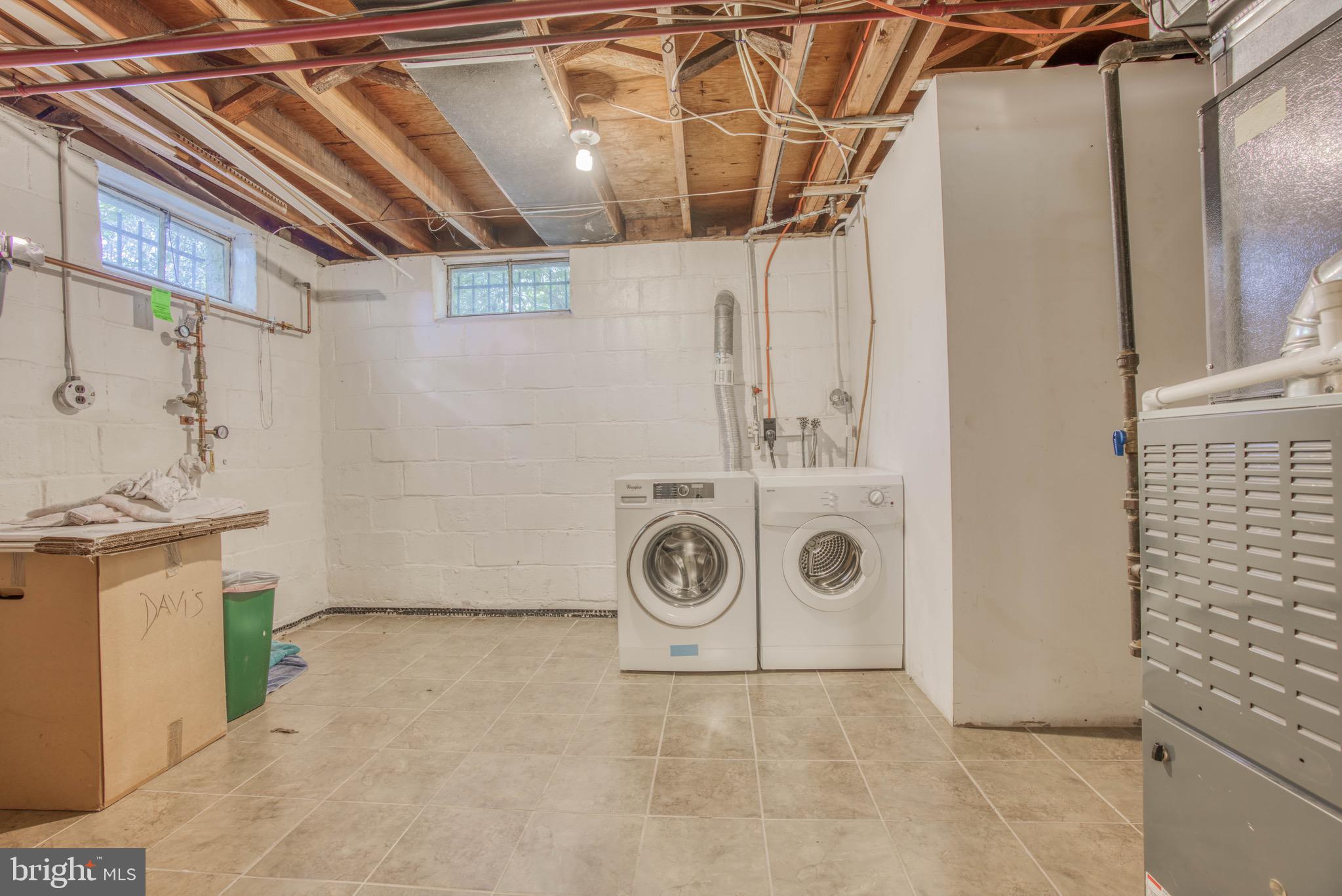 OLD HOMELAND - Residential Lease