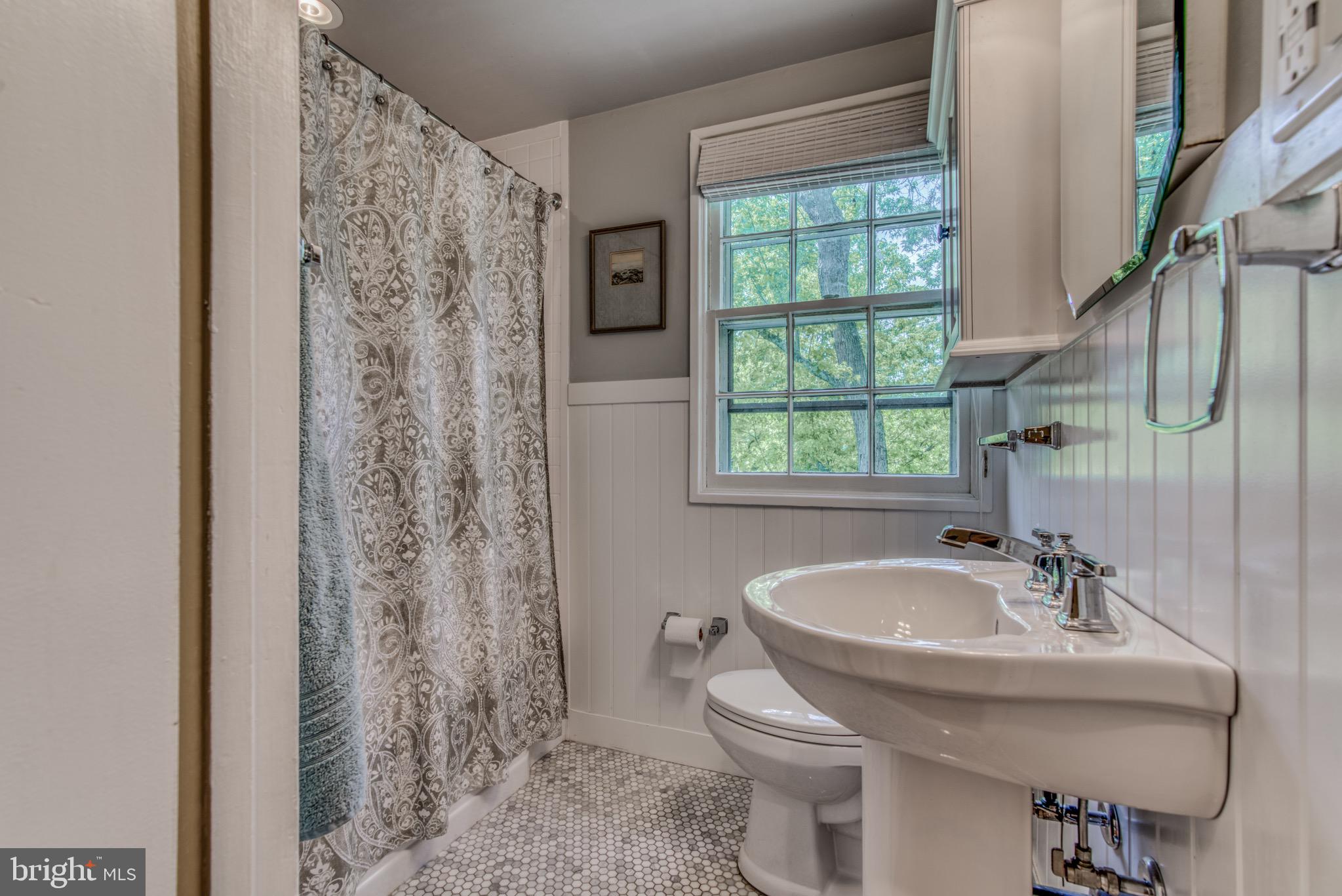 OLD HOMELAND - Residential Lease