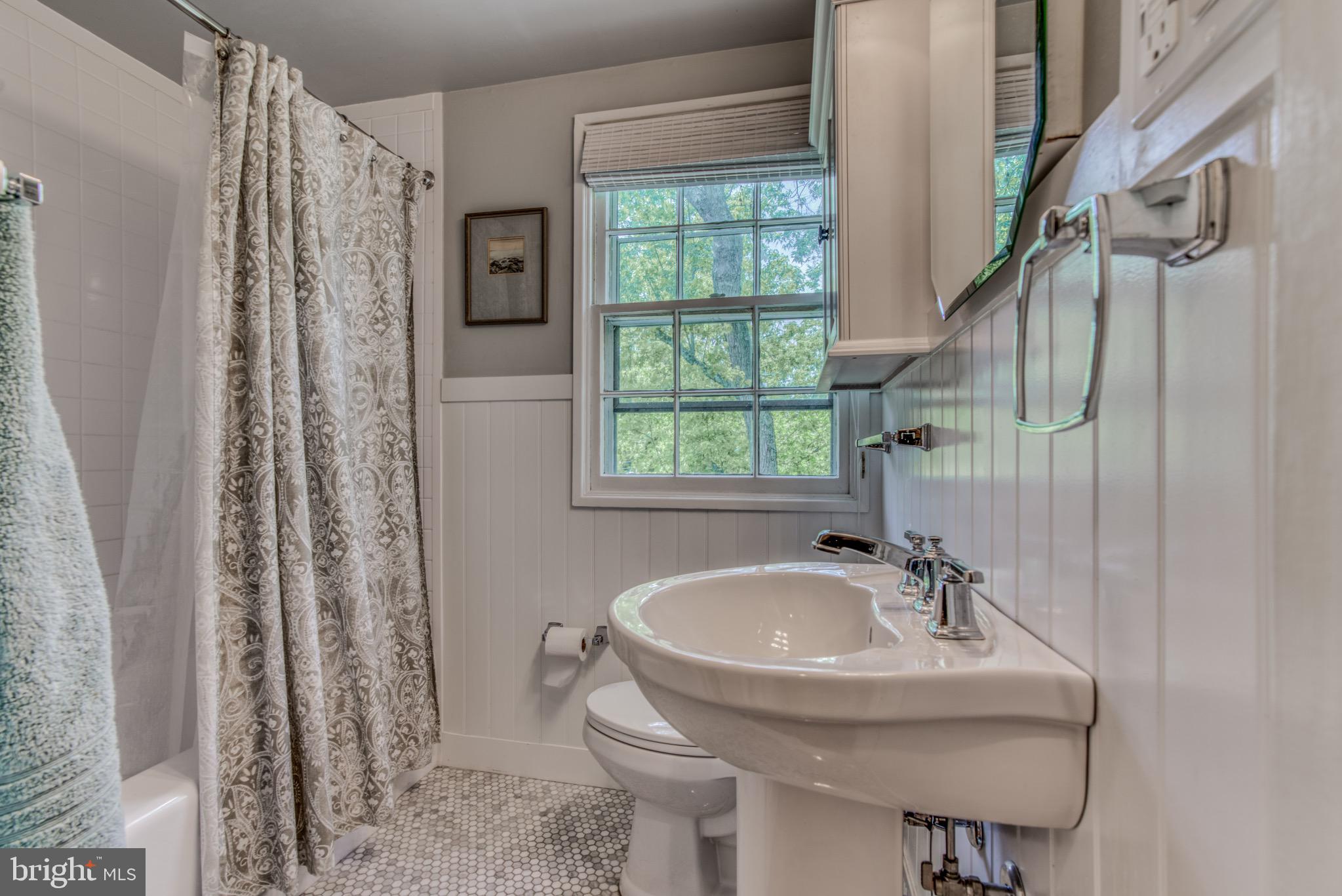 OLD HOMELAND - Residential Lease