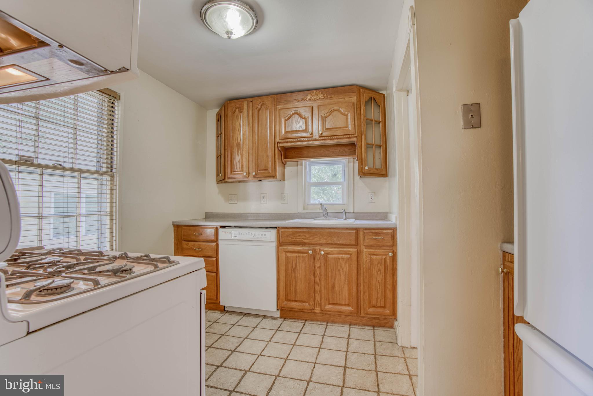 OLD HOMELAND - Residential Lease