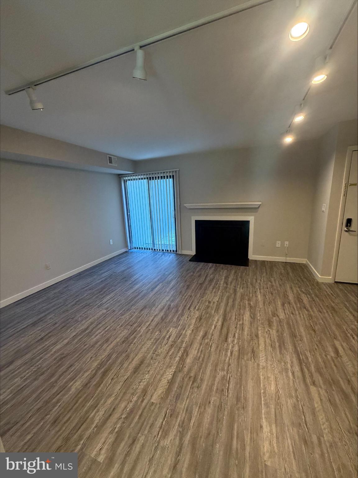 1560 WICK LANE #403
