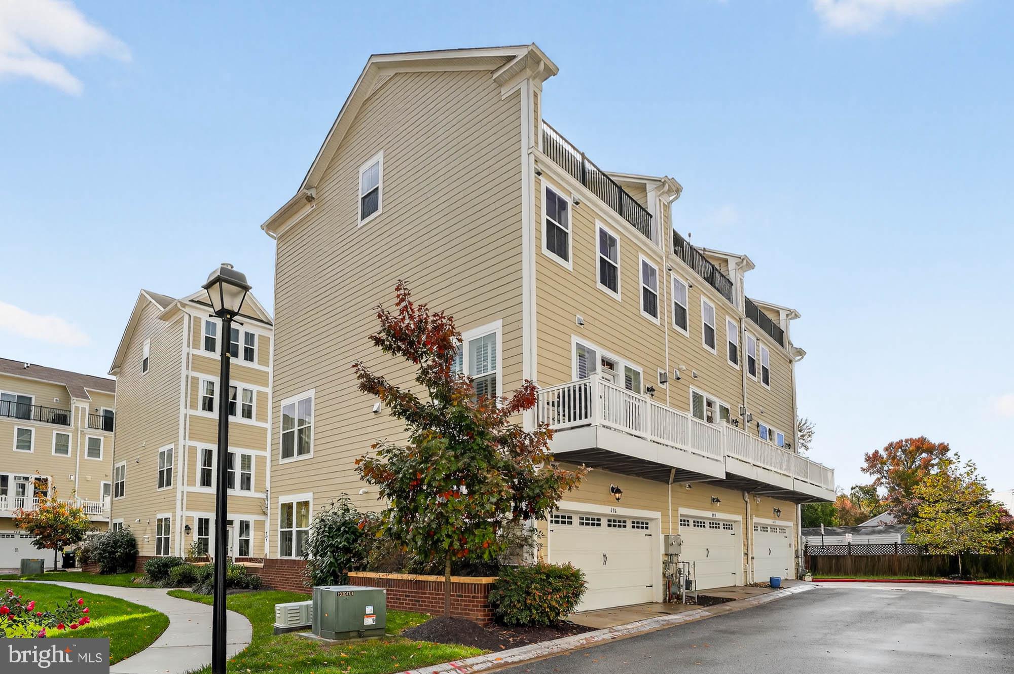 ANNAPOLIS TOWNES AT NEAL FARM - Residential